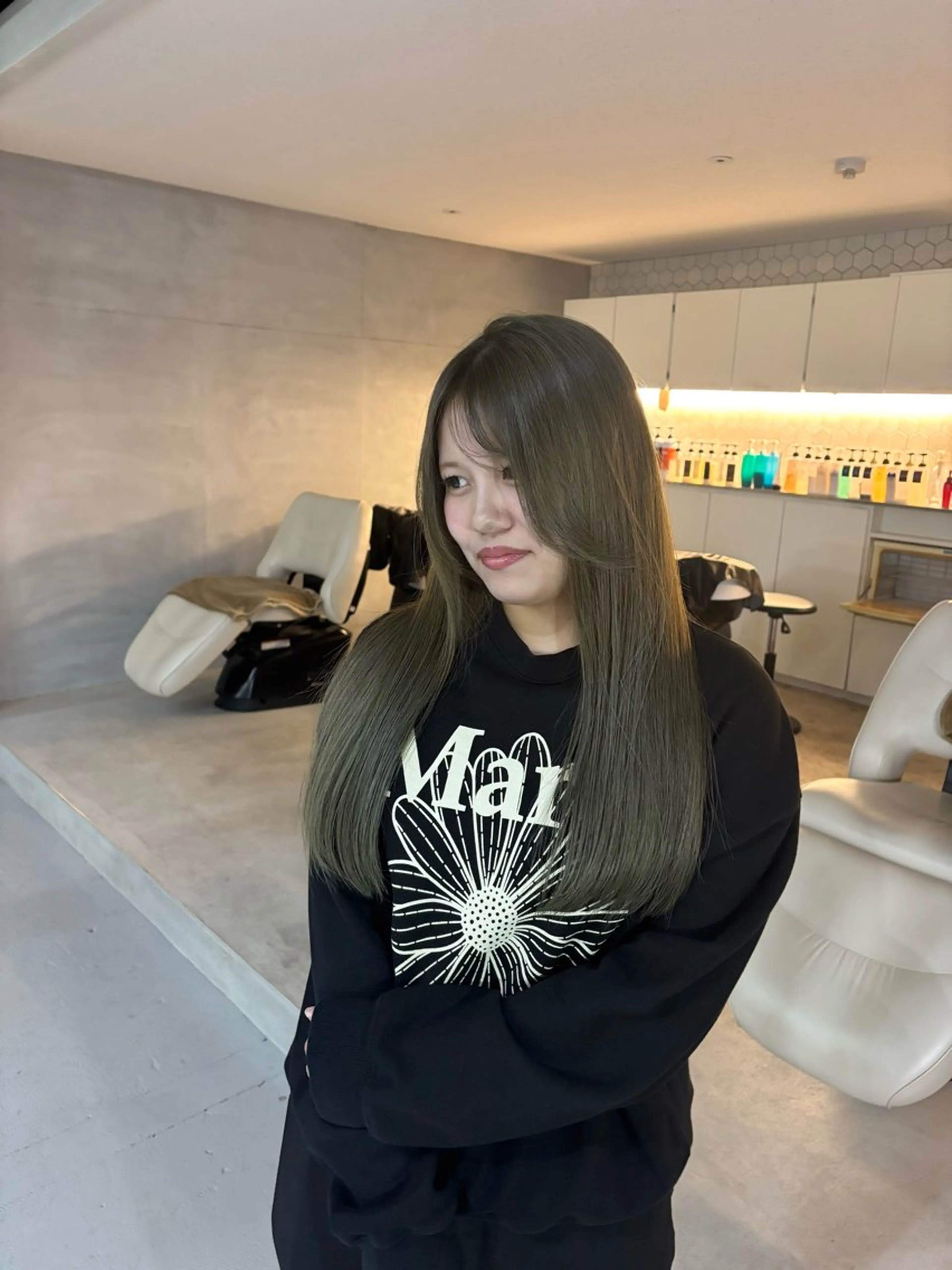 カラー 井上 愛梨のヘアスタイル