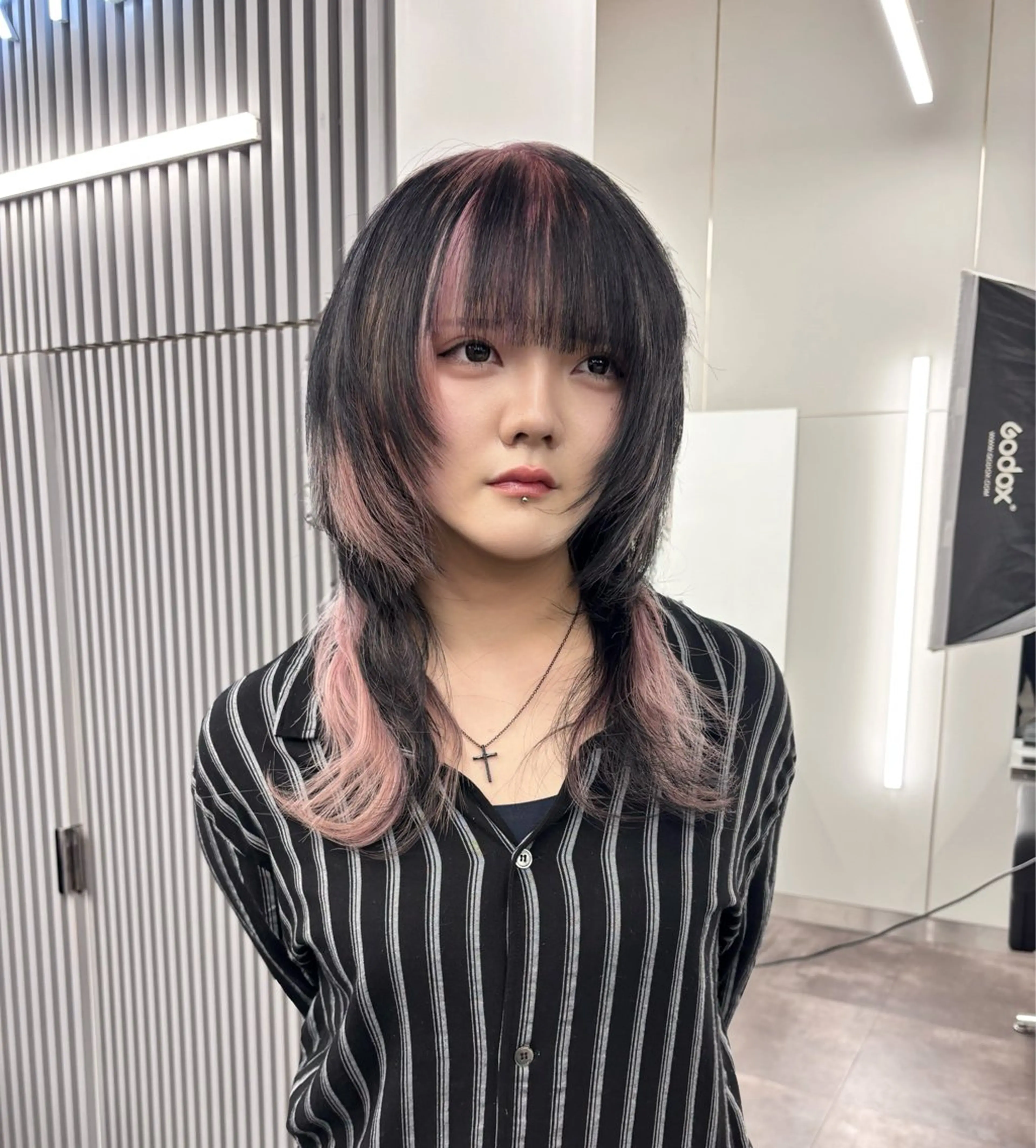 ミディアム ウルフカット ゲンキ /ウルフカットのヘアスタイル