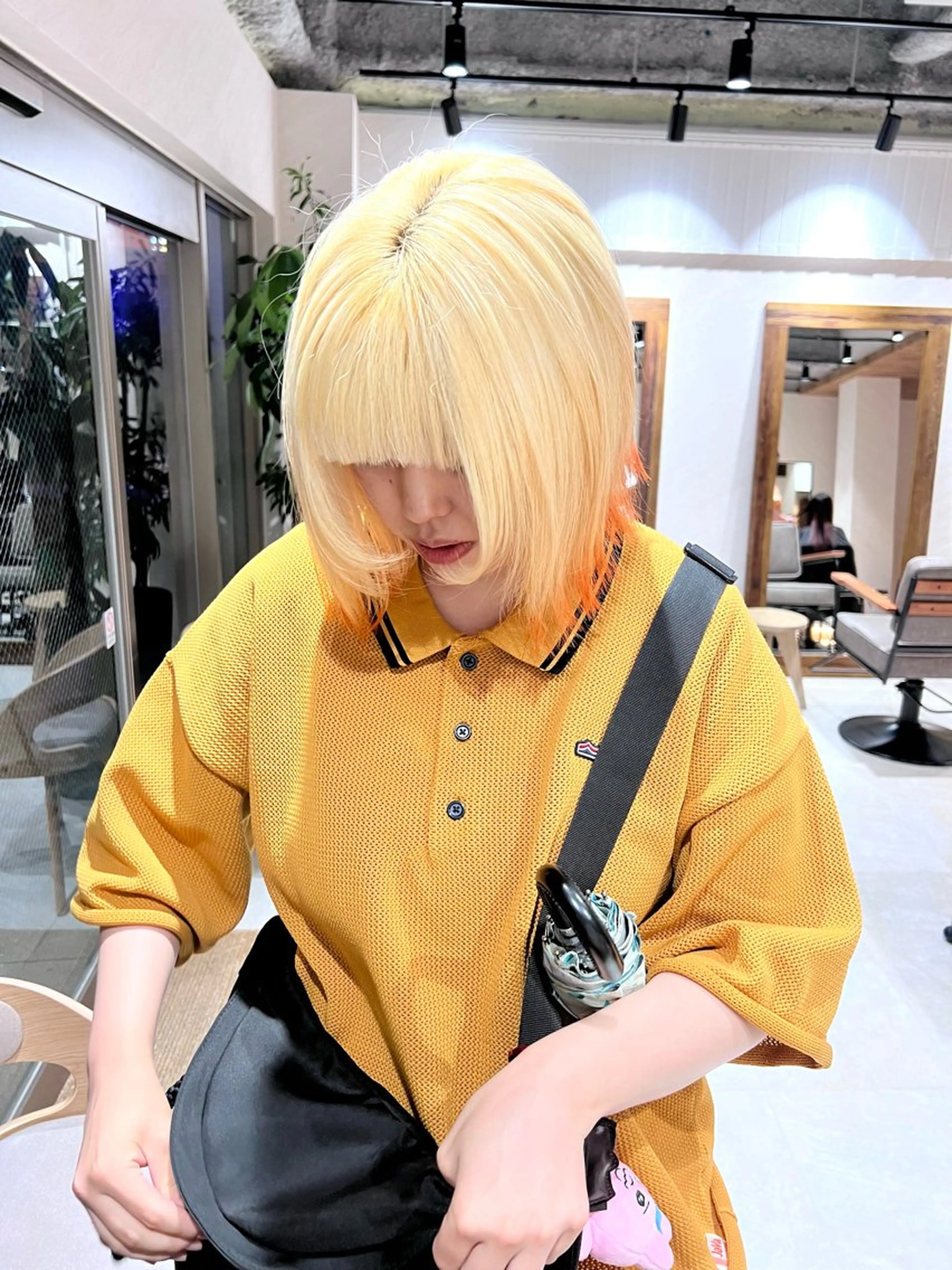 ミディアム カラー ブリーチ 抜きっぱなしブロンド ヘアカラー トリートメント ヘアセット 🌟小顔カット🌟 レイヤーカットボブのヘアスタイル