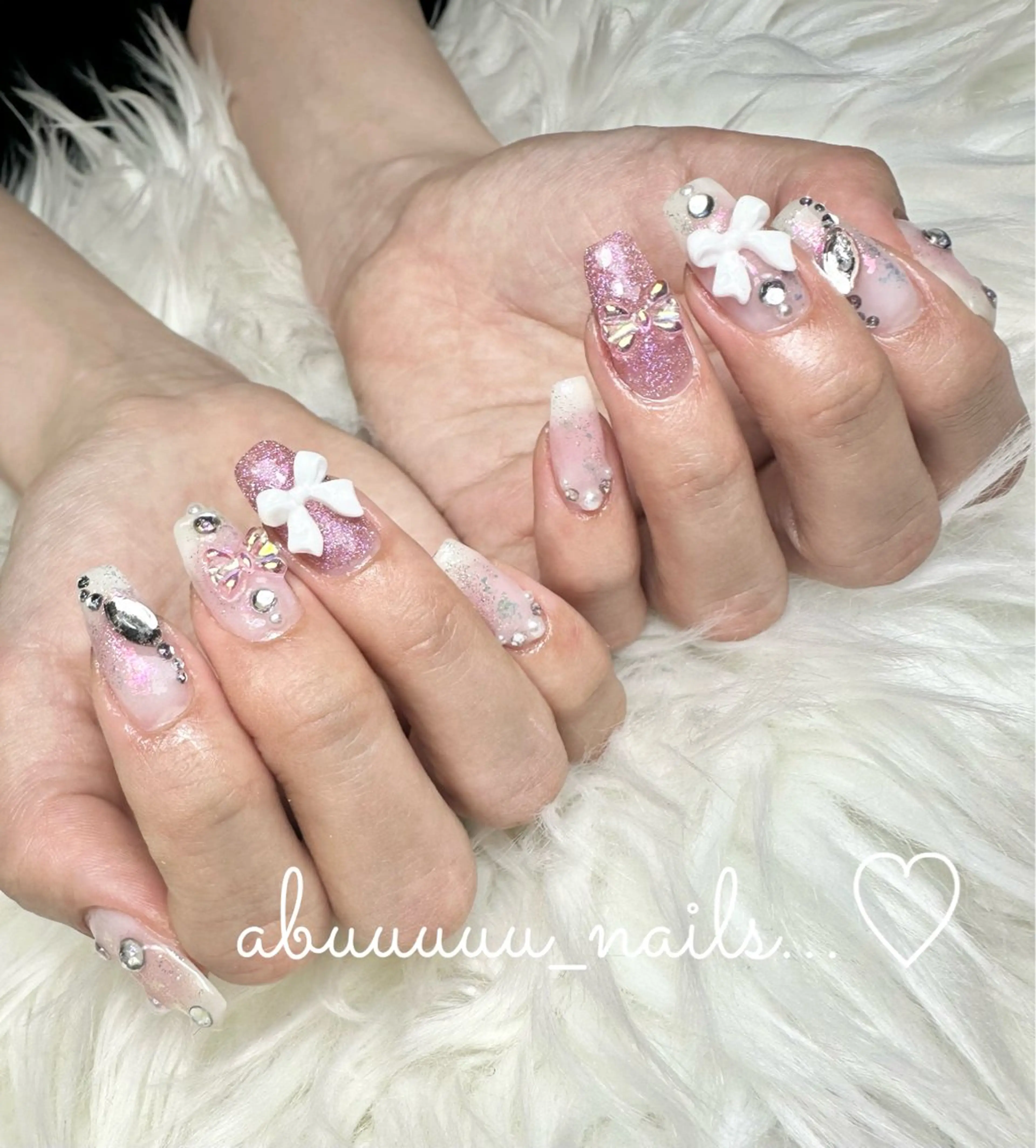 ネイル オーロラネイル フラッシュネイル リボン ワンホンネイル ハンドネイル abuuuuu nailsのネイルデザイン