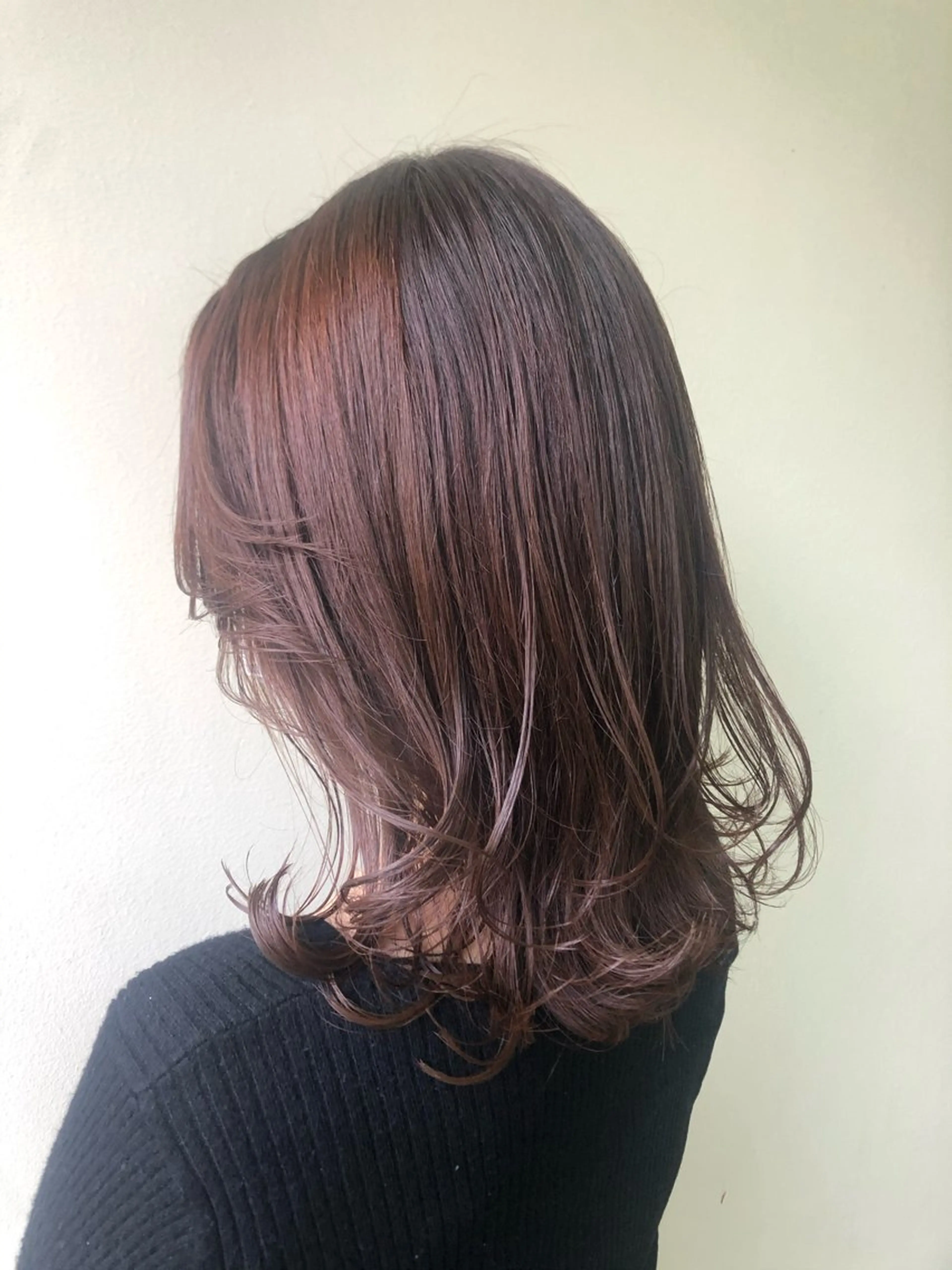 ミディアム ピンクブラウン 大久保 真希のヘアスタイル