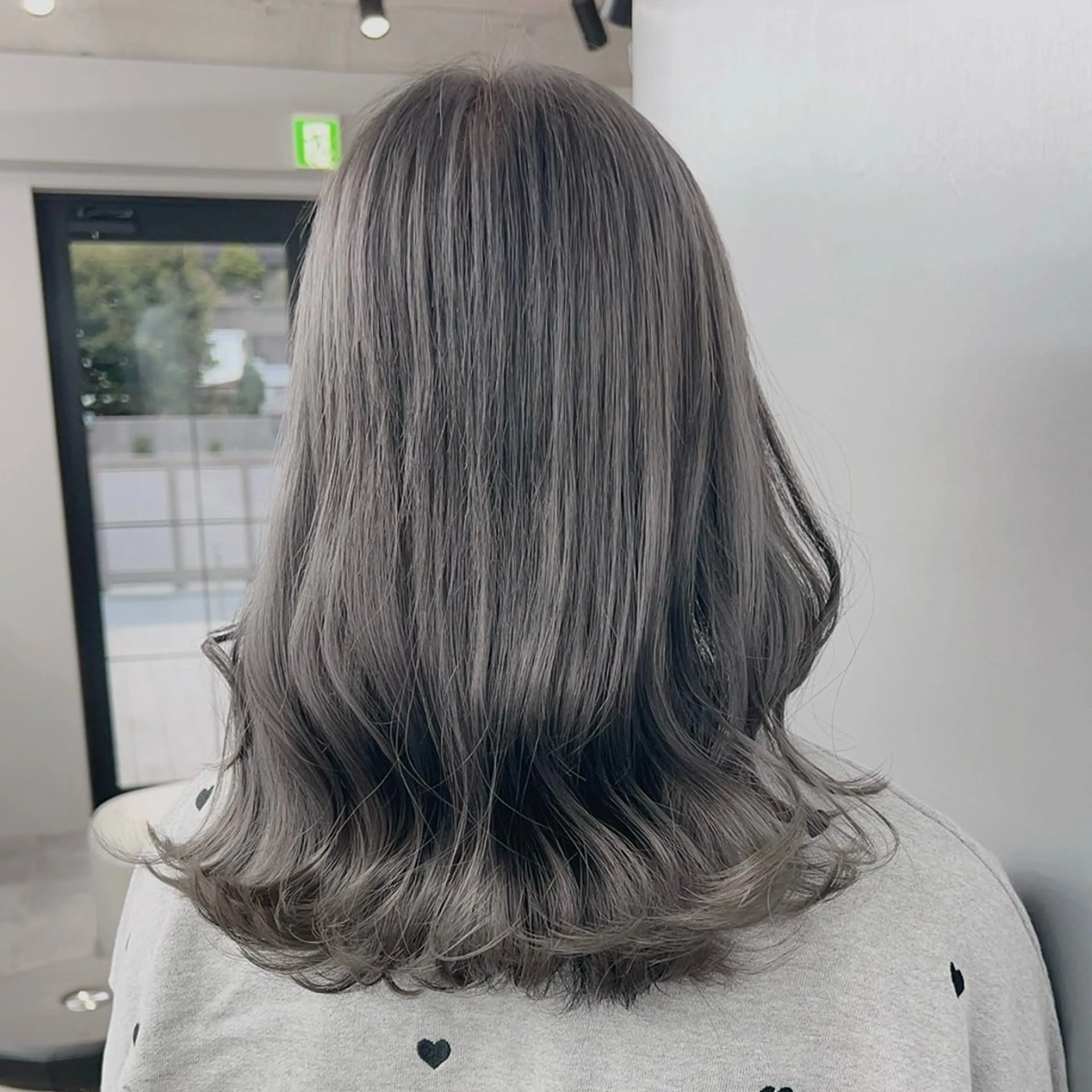 ミディアム アッシュ アッシュグレー グレージュ 透明感 ブリーチなし田島晃汰のヘアスタイル