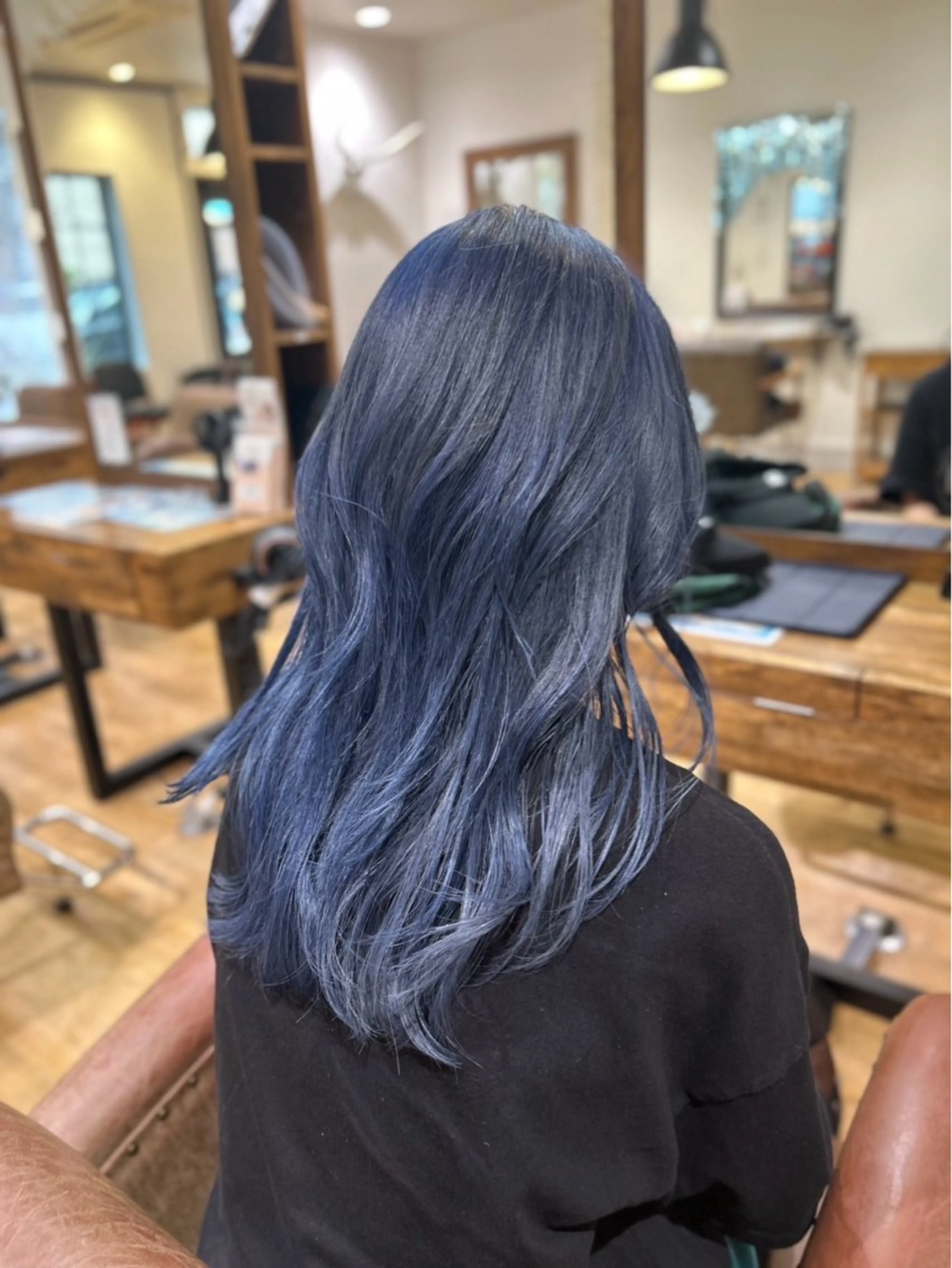 ロング カラー ブリーチ 透明感カラー ネイビーカラー 氏家 桜のヘアスタイル