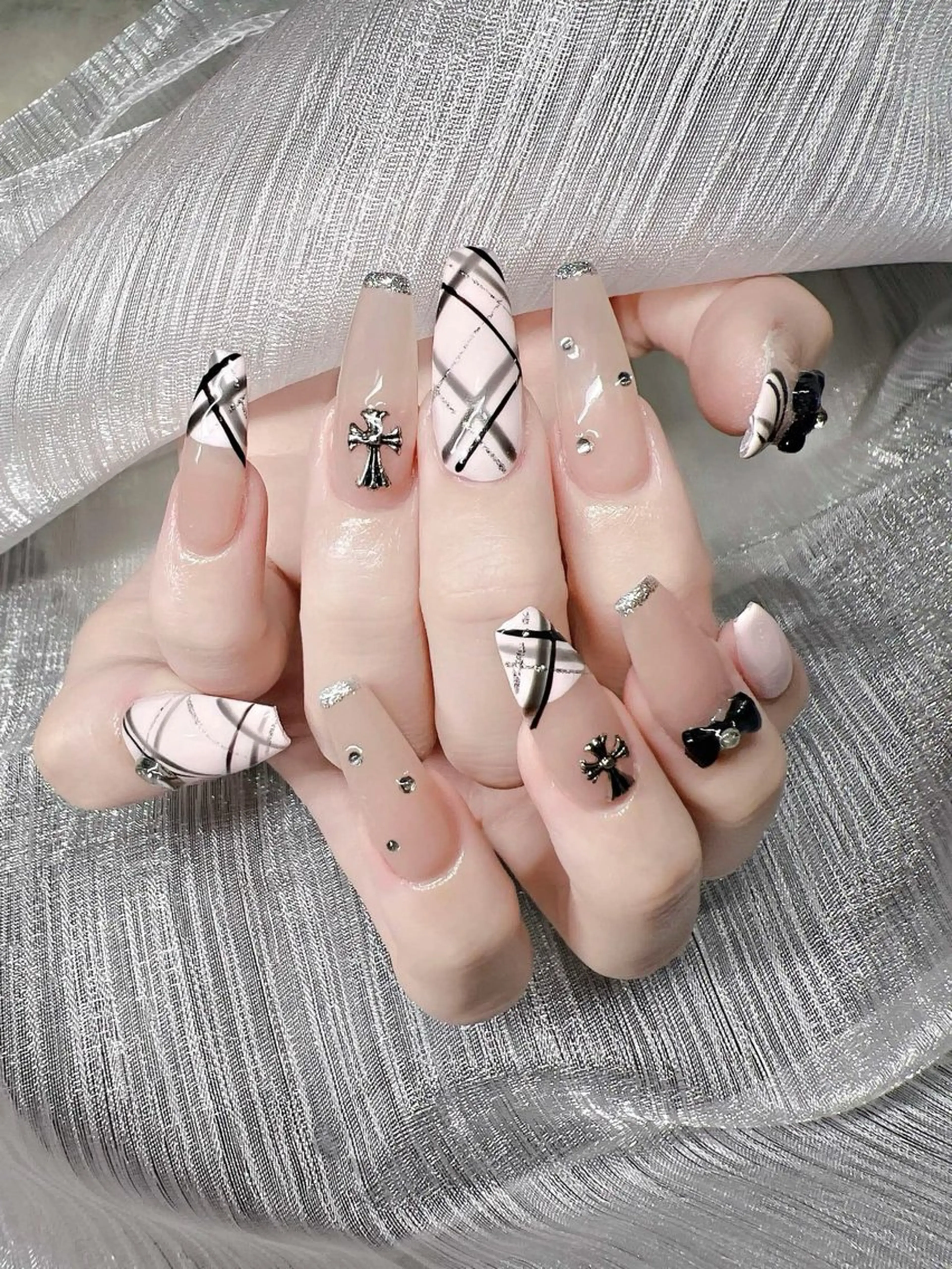 ネイル アートネイル 長さ出し ジェルネイル キラキラネイル マグネットネイル Lee Nails チップ長さだし専門店のネイルデザイン