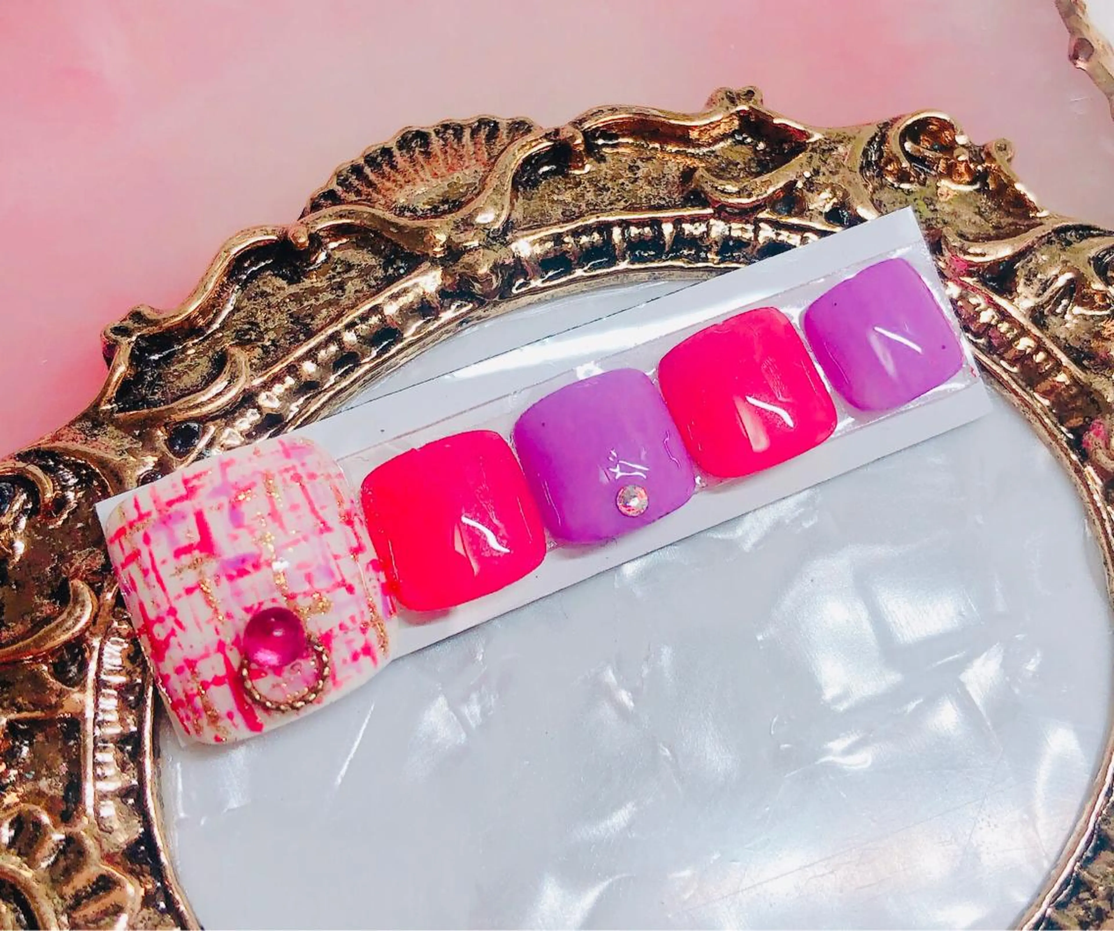 ネイル フットネイル フットネイル CROWN プライベートサロンのネイルデザイン