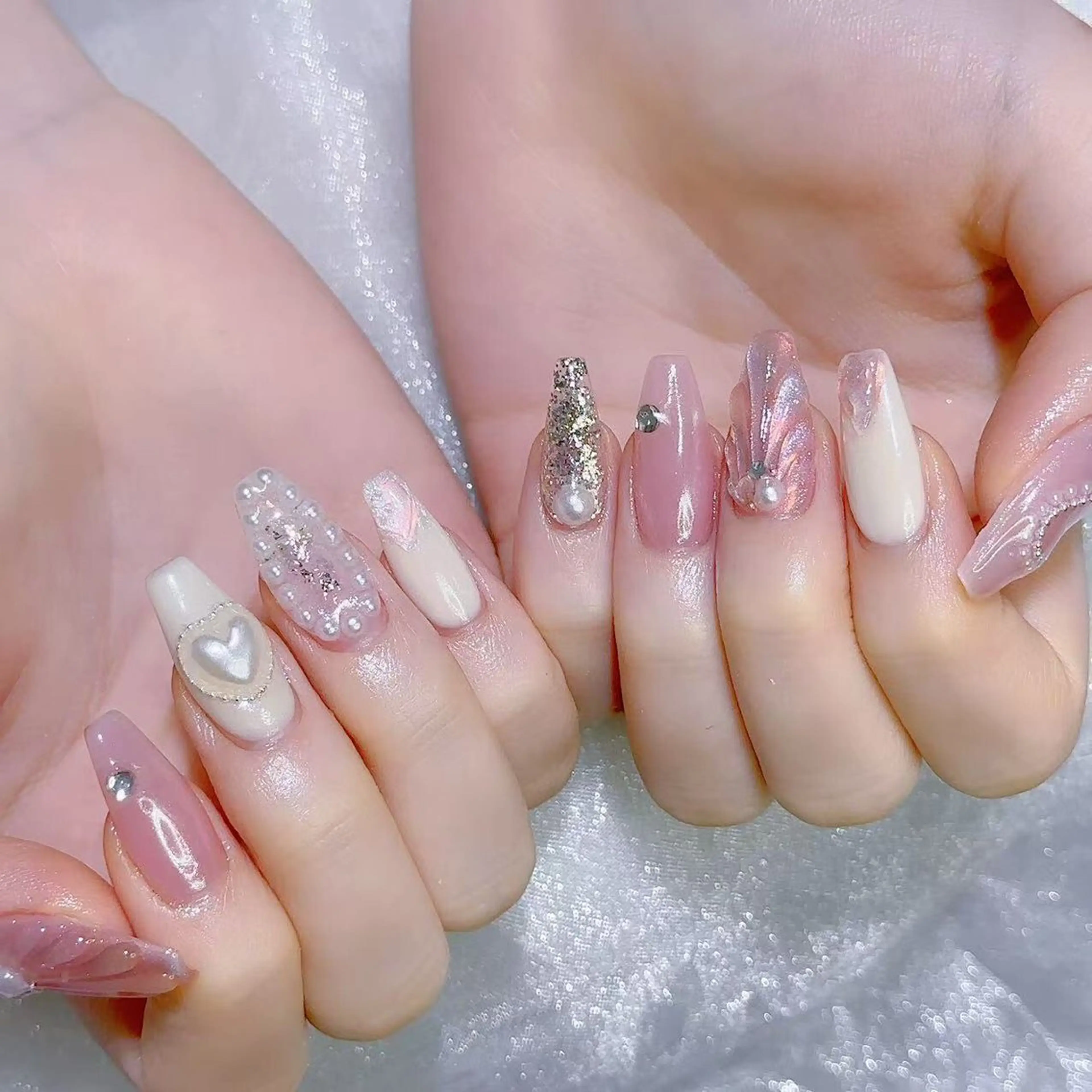 ネイル ハンドネイル Queens テイのネイルデザイン