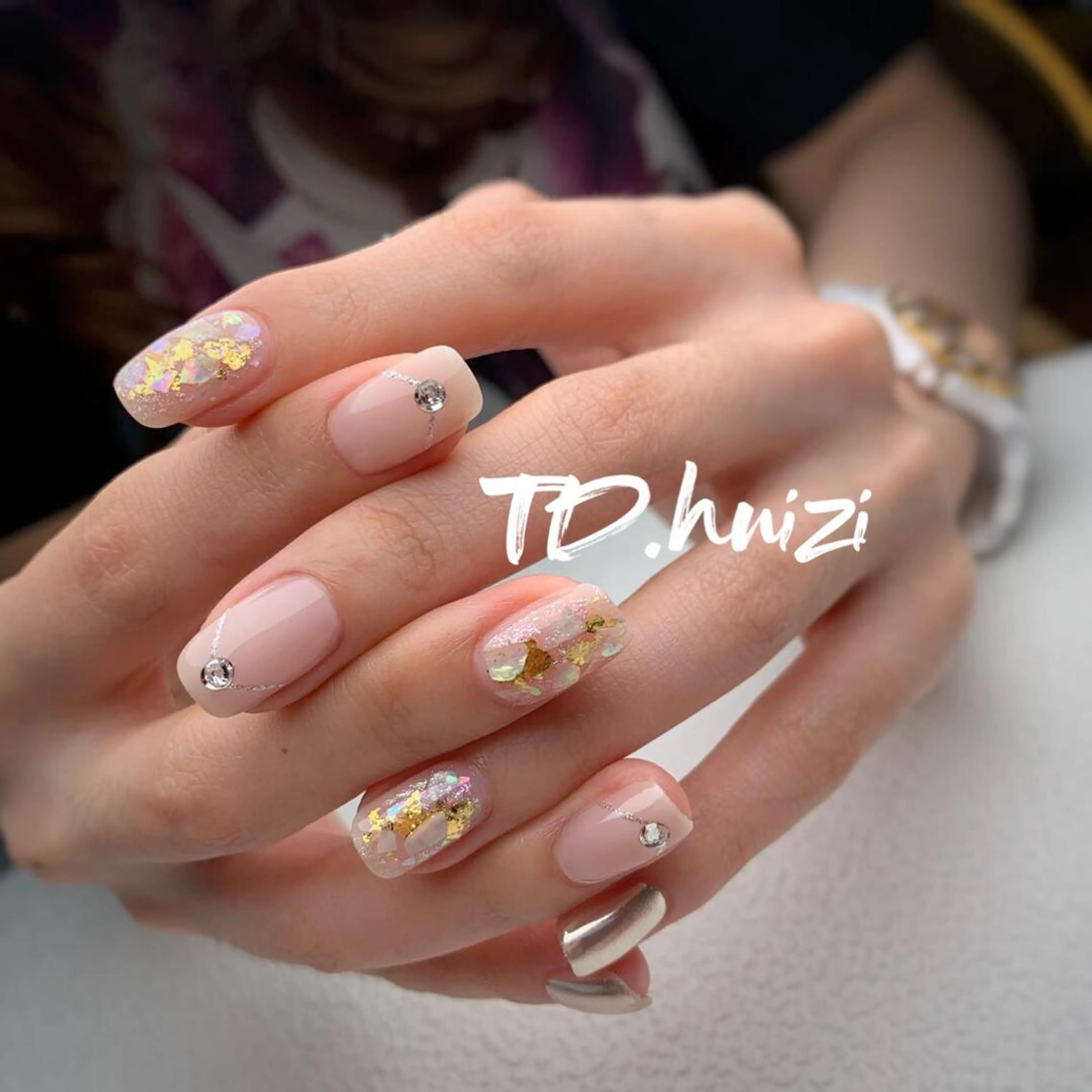 ミディアム めぐみのネイルサロン スタッフ練習のネイルデザイン