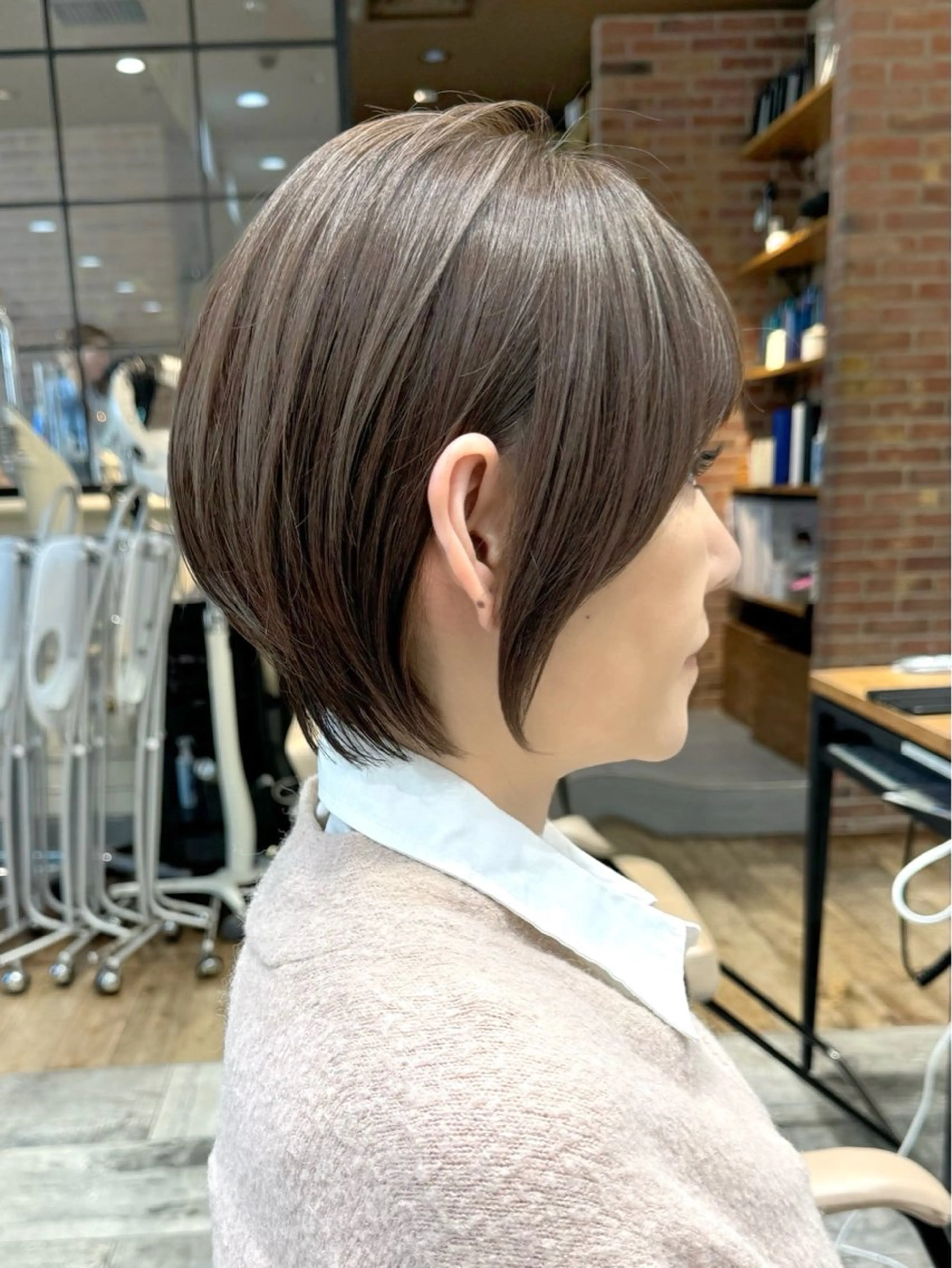 ショート カラー カット ヘアカラー トリートメント 💍新宿ショート 💍岩田莉奈のヘアスタイル