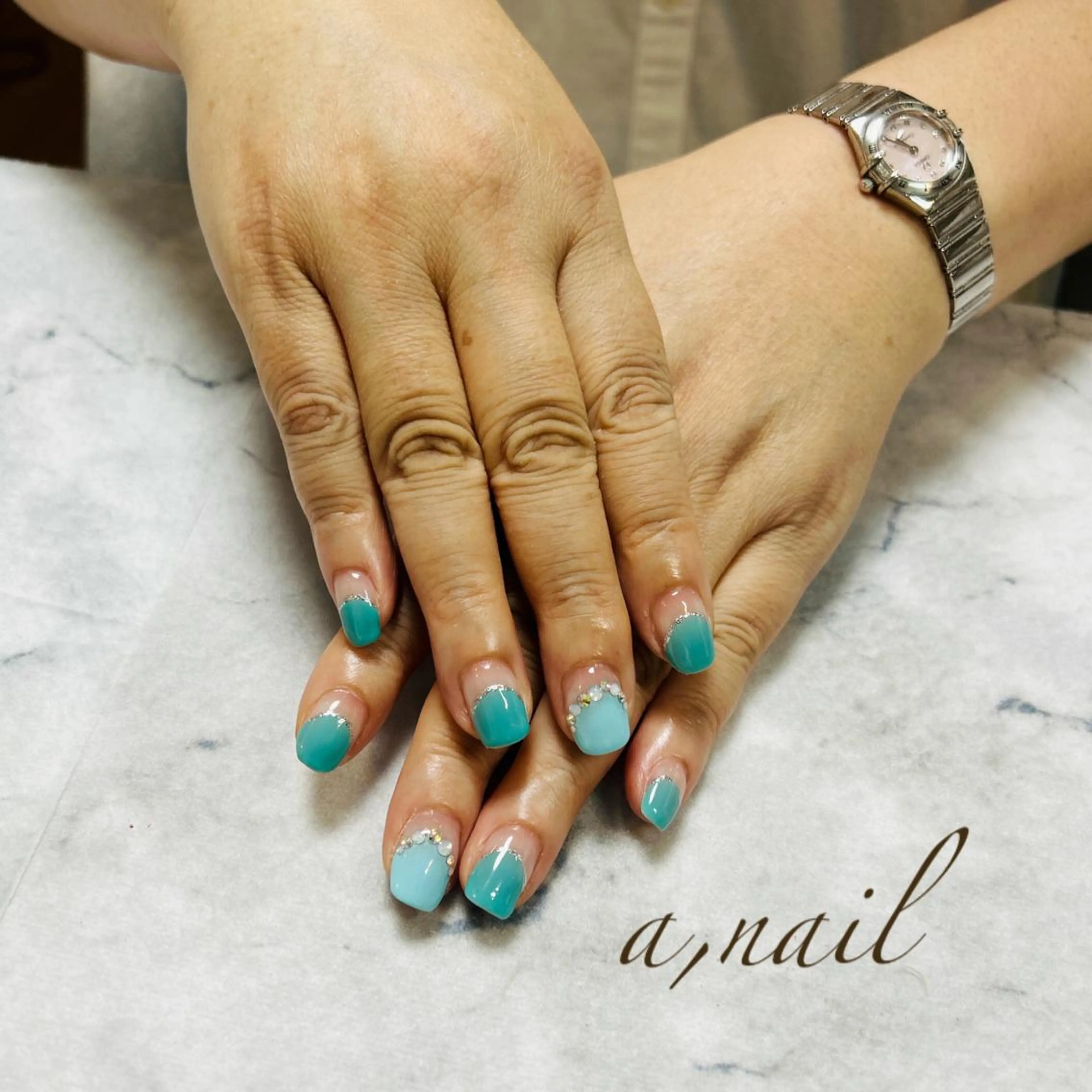 ネイル フットネイル フレンチネイル ジェルネイル グラデーション キラキラネイル ハンドネイル ネイルサロン エーネイルのネイルデザイン