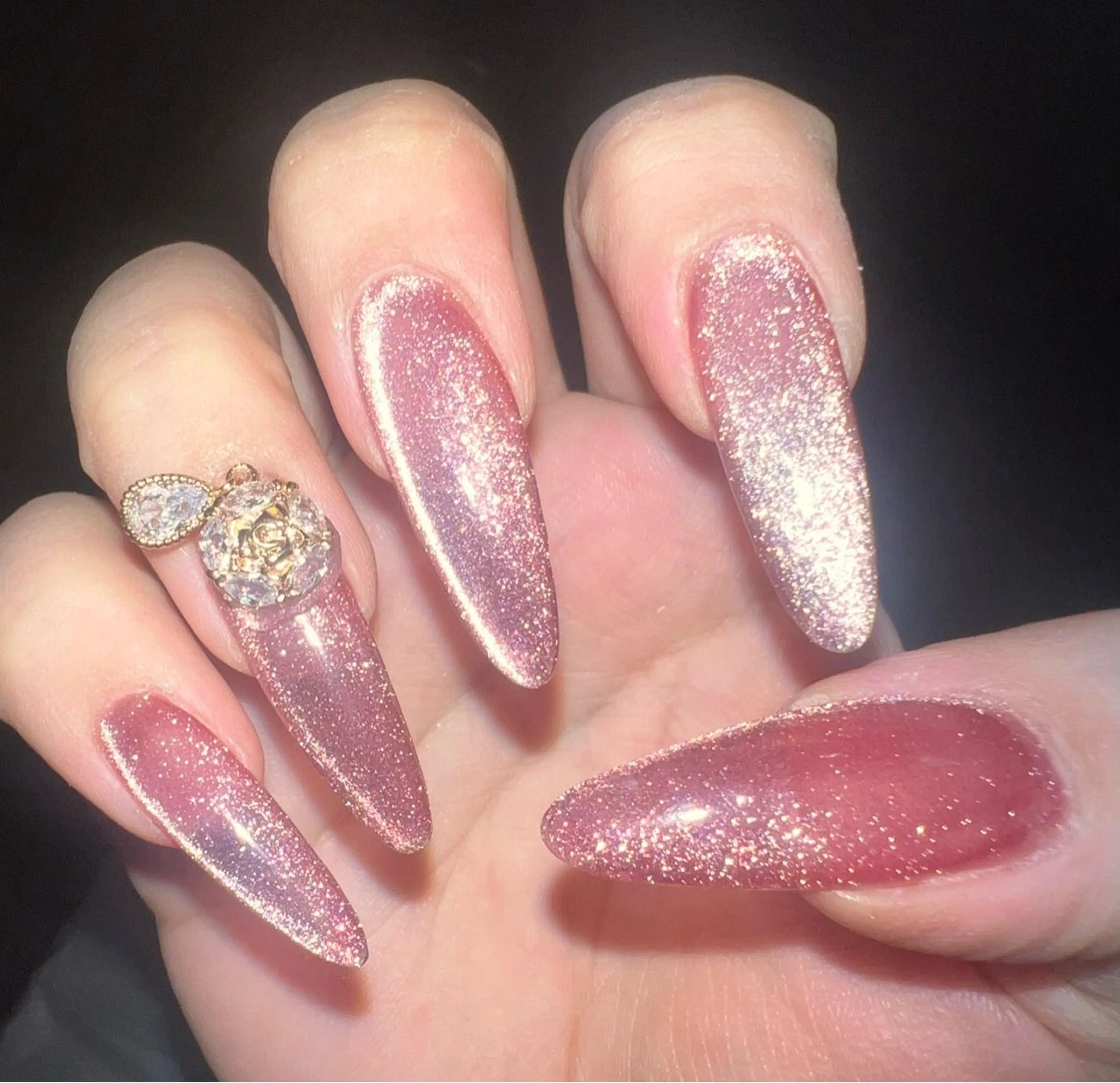 ハンドネイル bijou nails　蓮のネイルデザイン