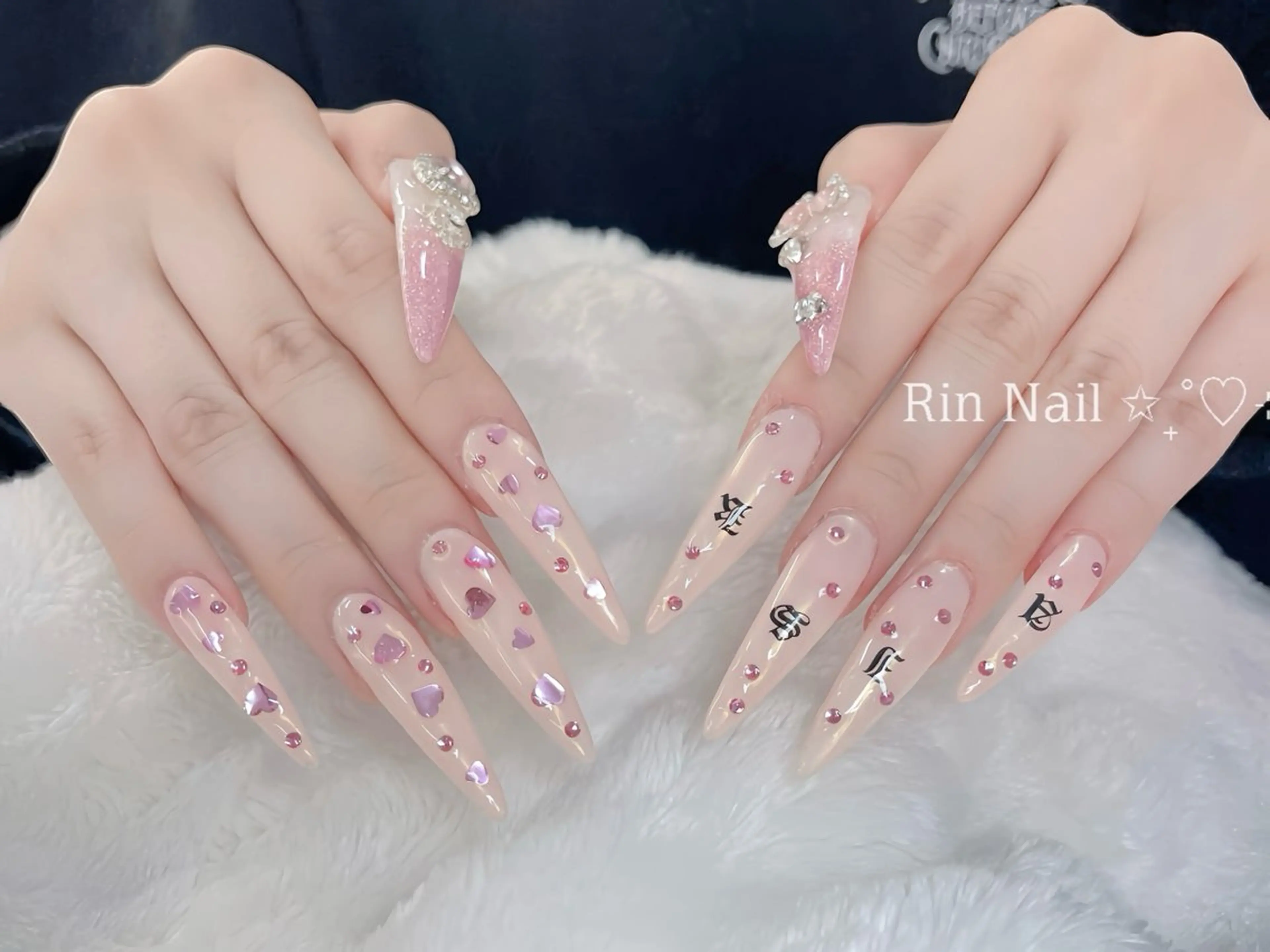 ネイル アートネイル チークネイル ジェルネイル ロングネイル マグネットネイル ハンドネイル Rin Nail 新大久保店のネイルデザイン