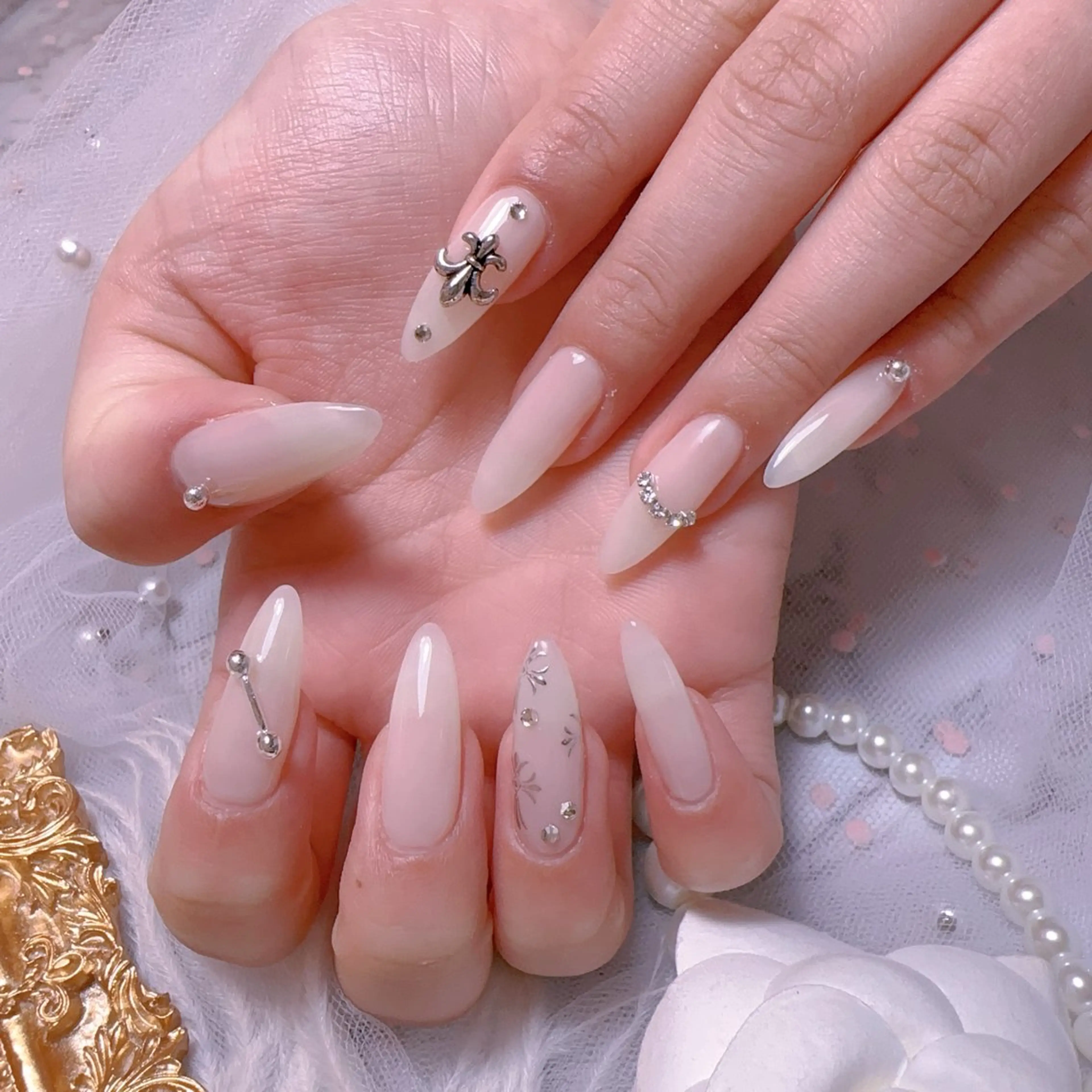 ネイル オーロラネイル フットネイル 韓国ネイル ラメ(グリッター) ラメグラデーション ハンドネイル Belle nail salon 新小岩のネイルデザイン