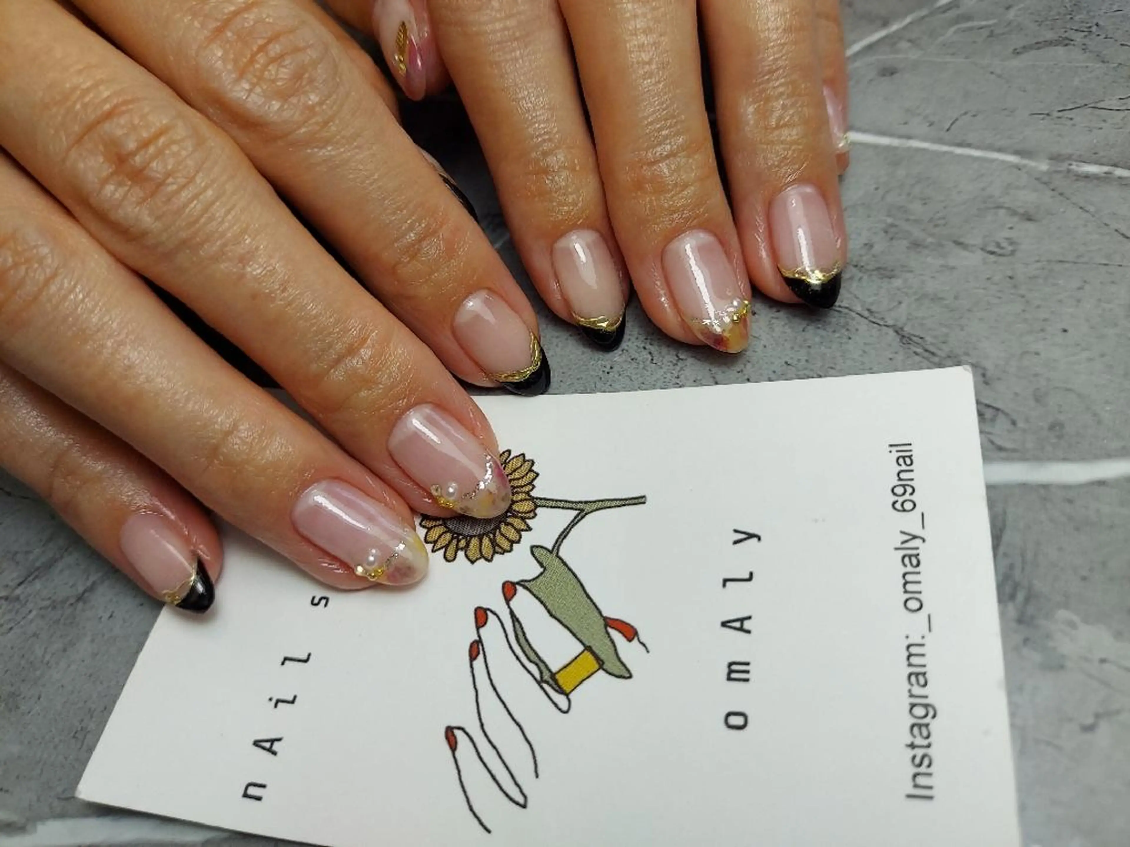 ミディアム Nailspeace Omalyのネイルデザイン