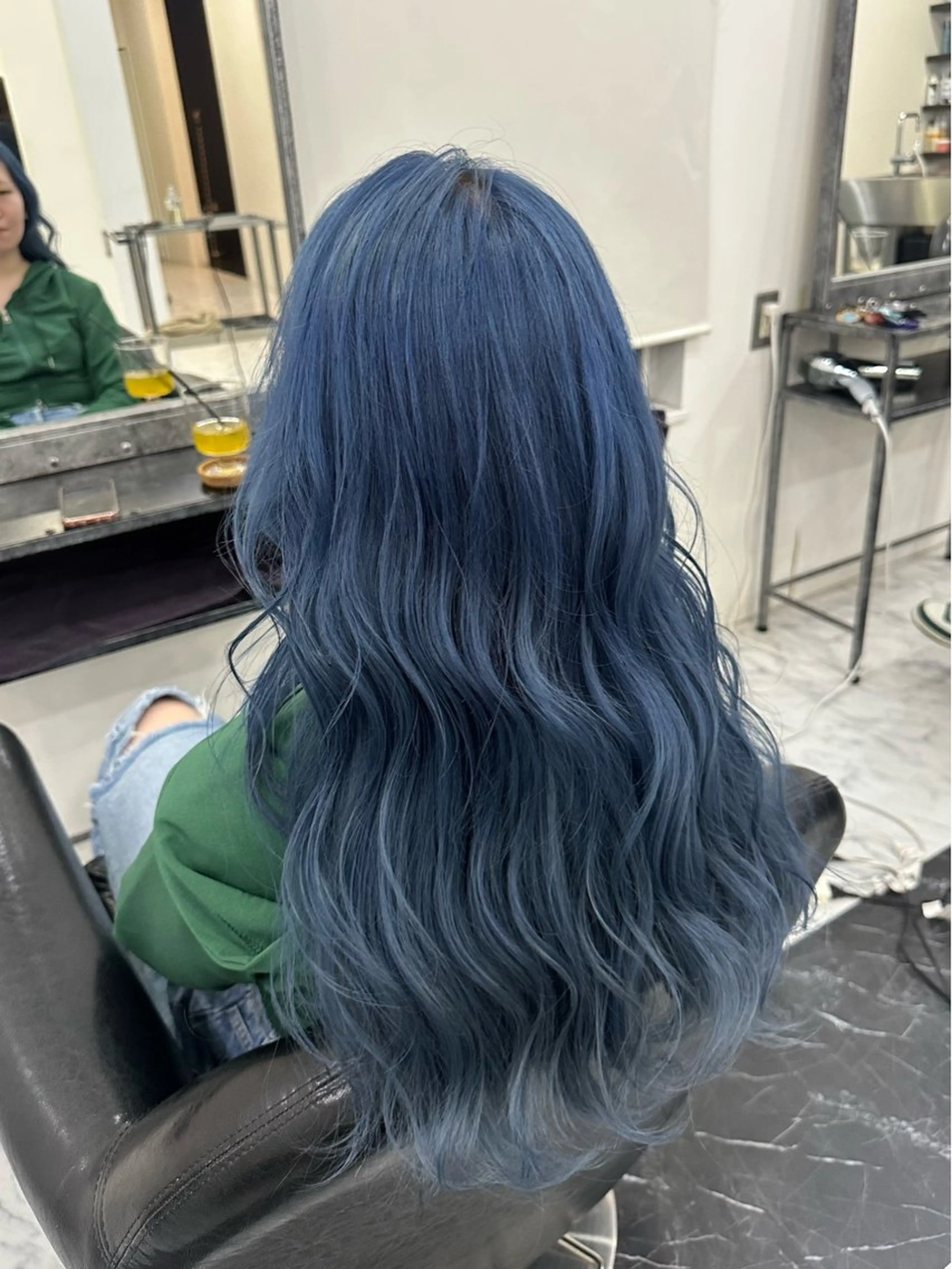 ロング マイ /暖色カラーのヘアスタイル