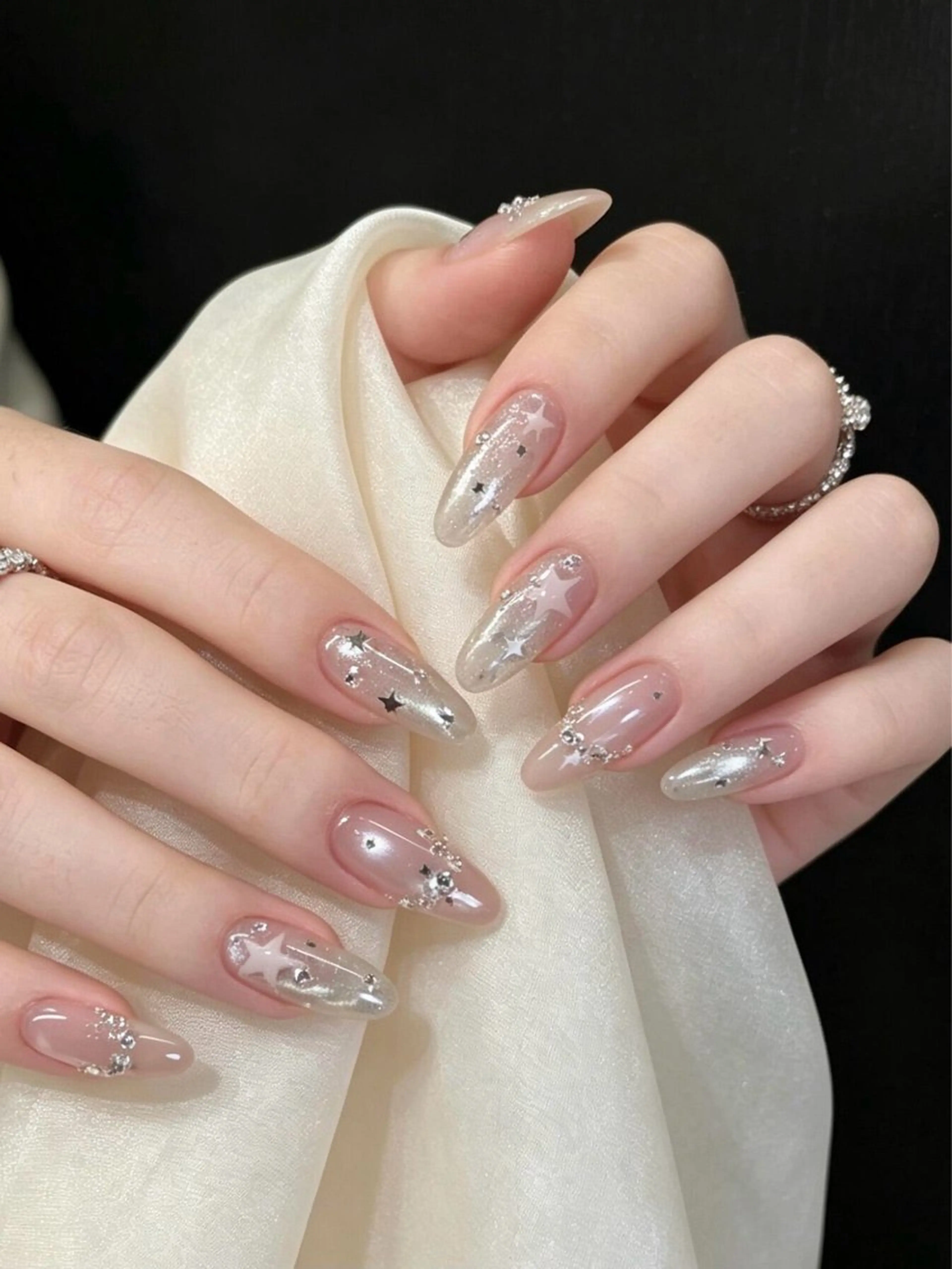 ネイル カク レイシンのネイルデザイン