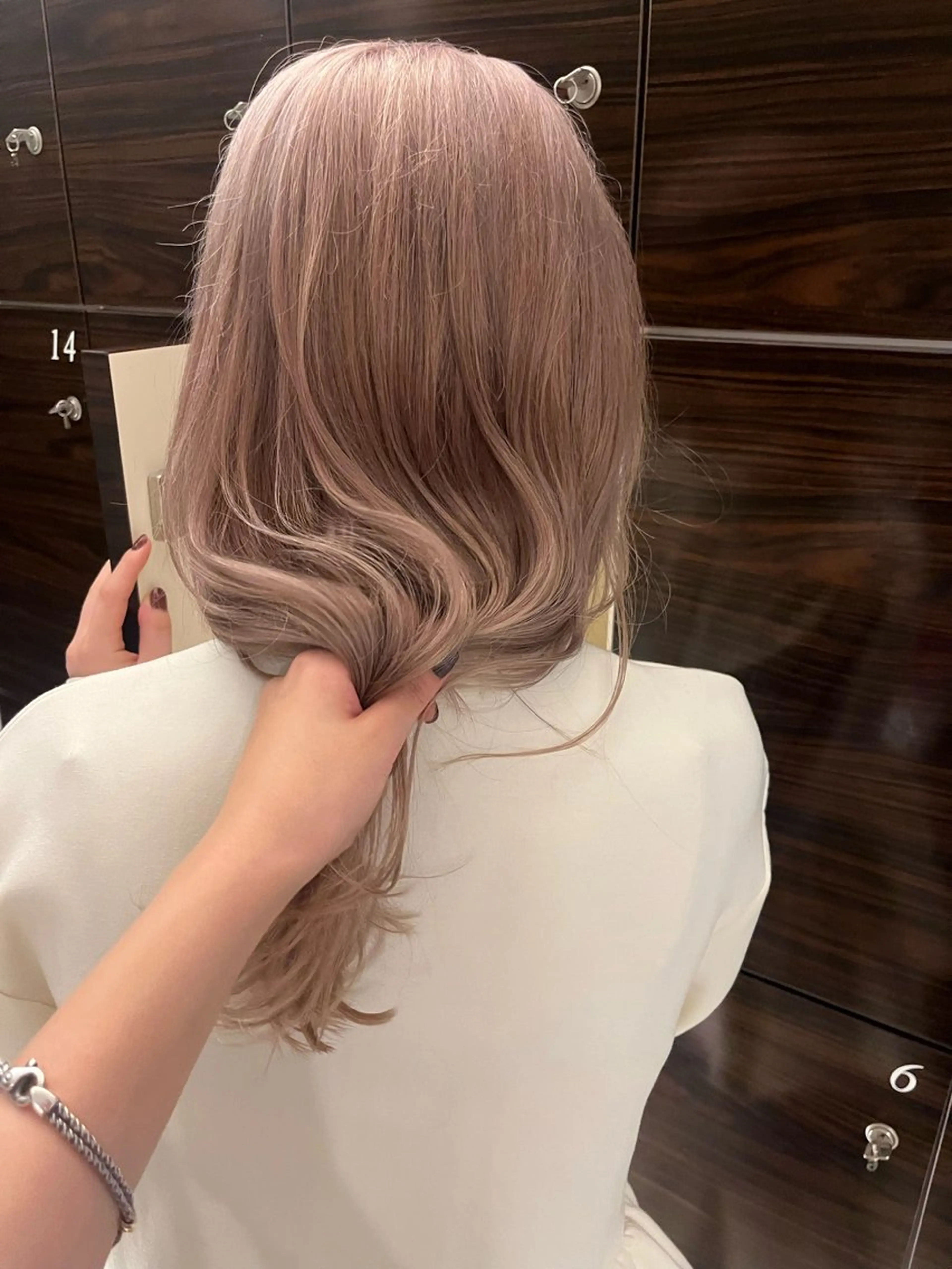 セミロング カラー 柔らかい艶暖色 レイヤー🫧姫汝のヘアスタイル