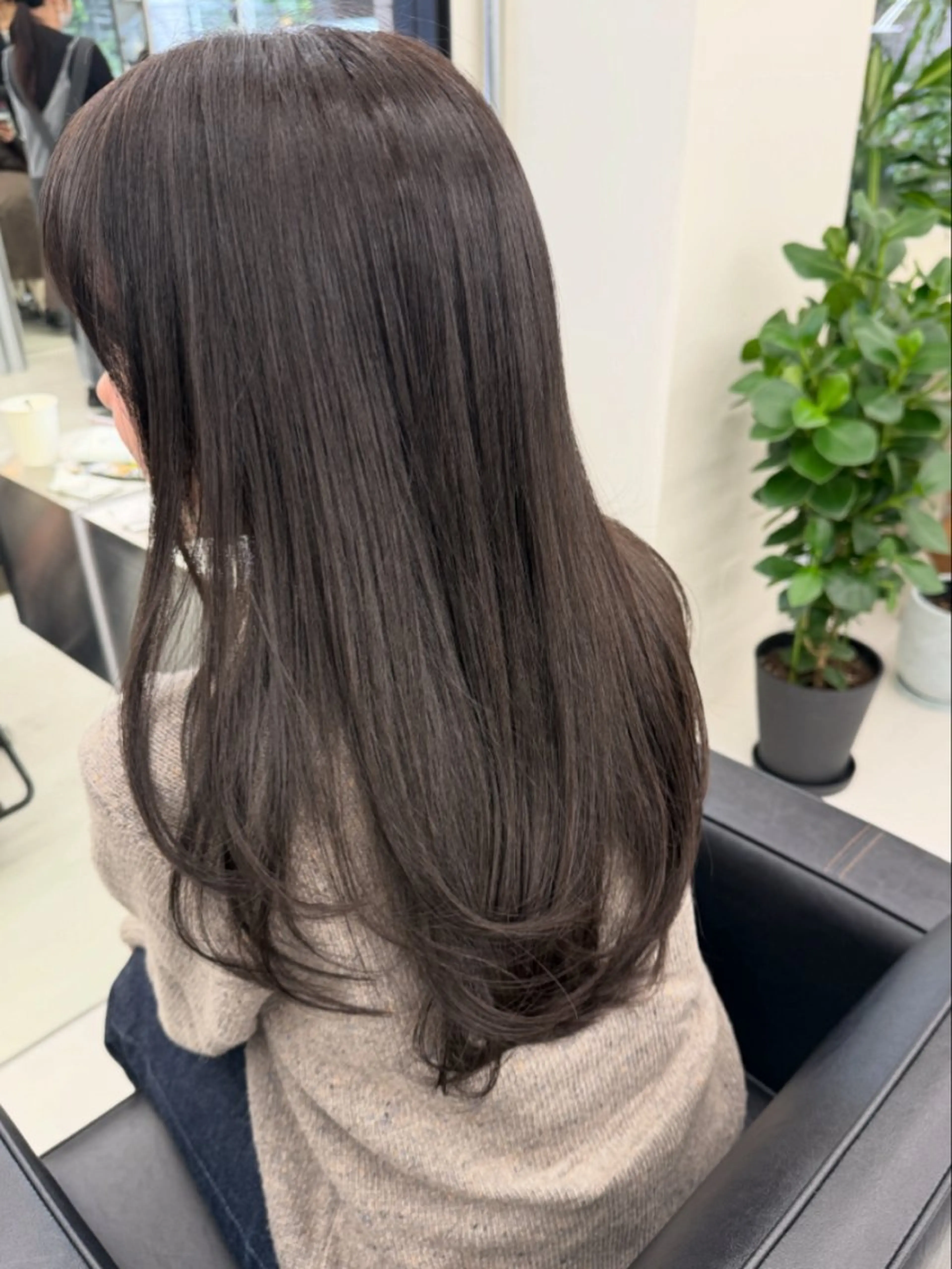 人気透明感カラー+カットの写真