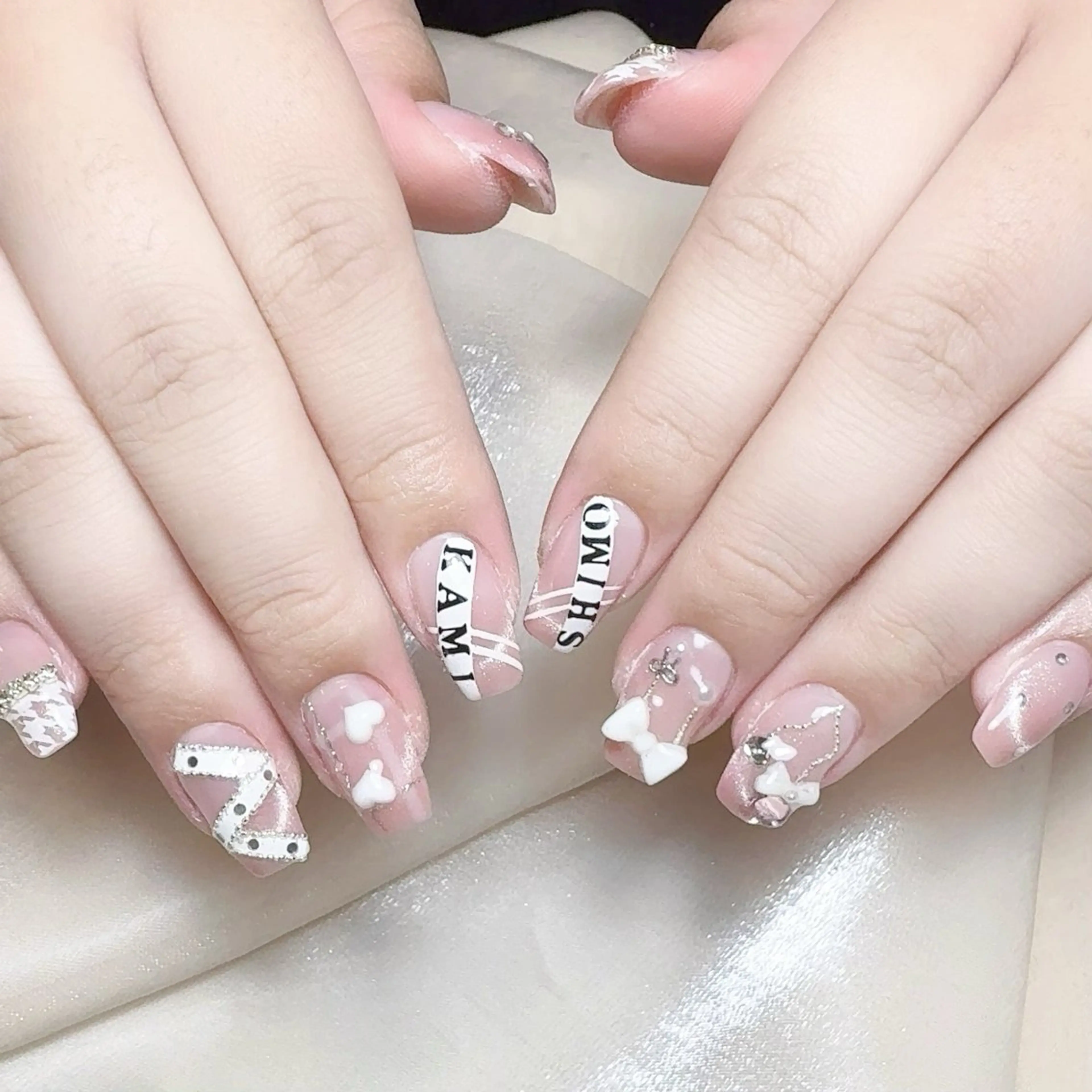 メンズ ネイル メンズ韓国風 アートネイル オーロラネイル ガーリー キラキラネイル Nail salon 木にいるのネイルデザイン