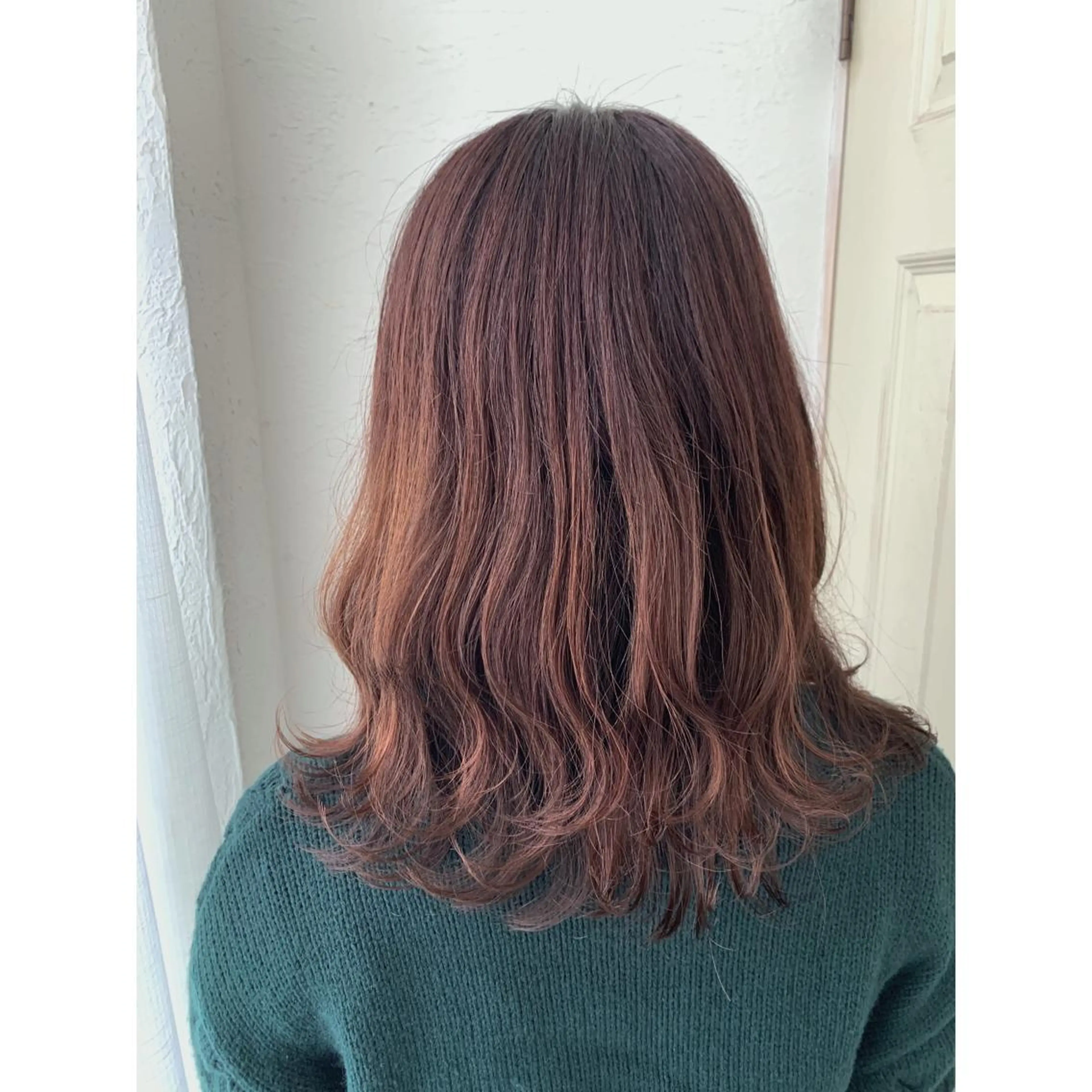 セミロング カラー fio マナミのヘアスタイル