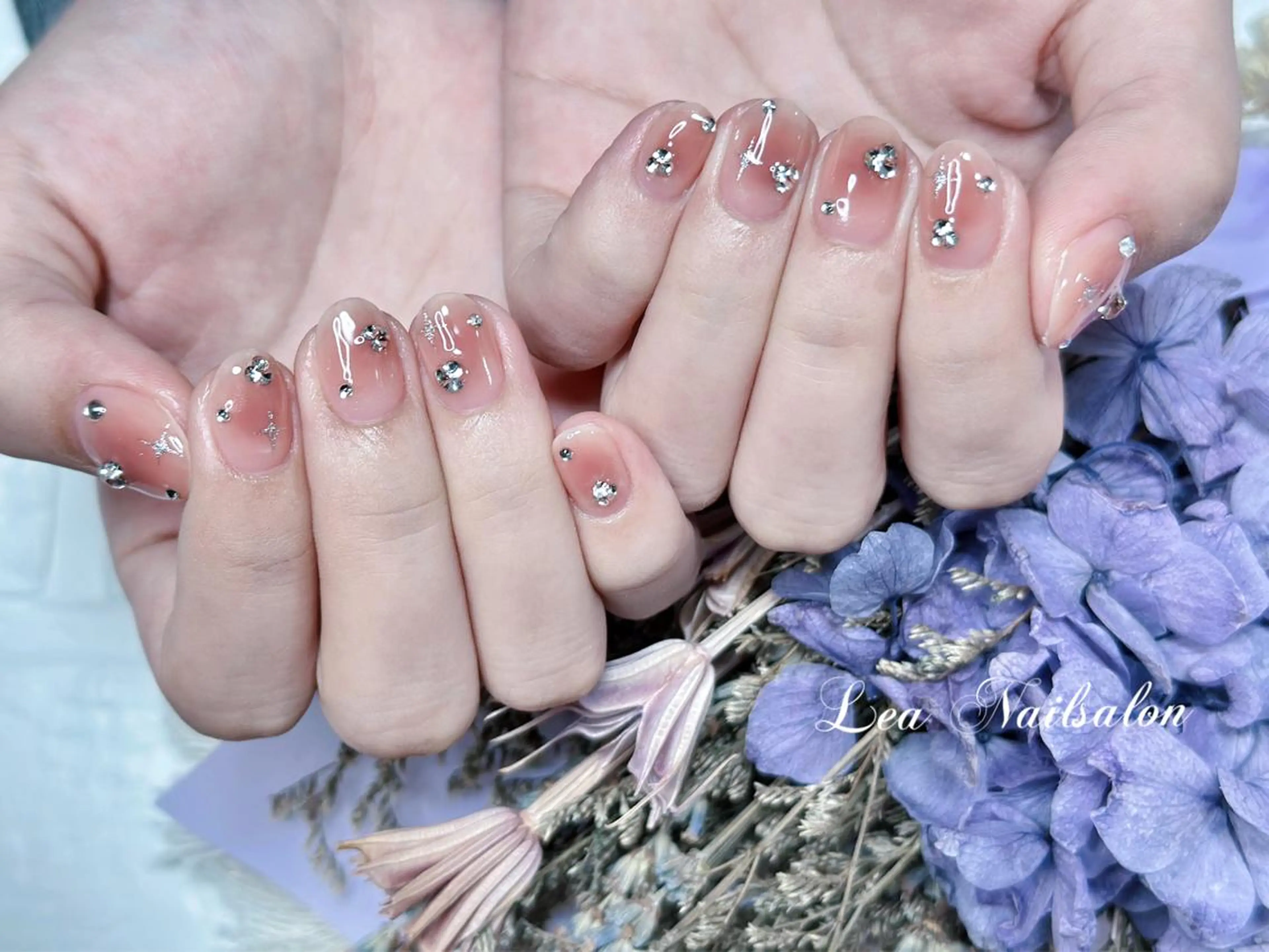 ショート カラー ネイル Le’a NailSalonのネイルデザイン