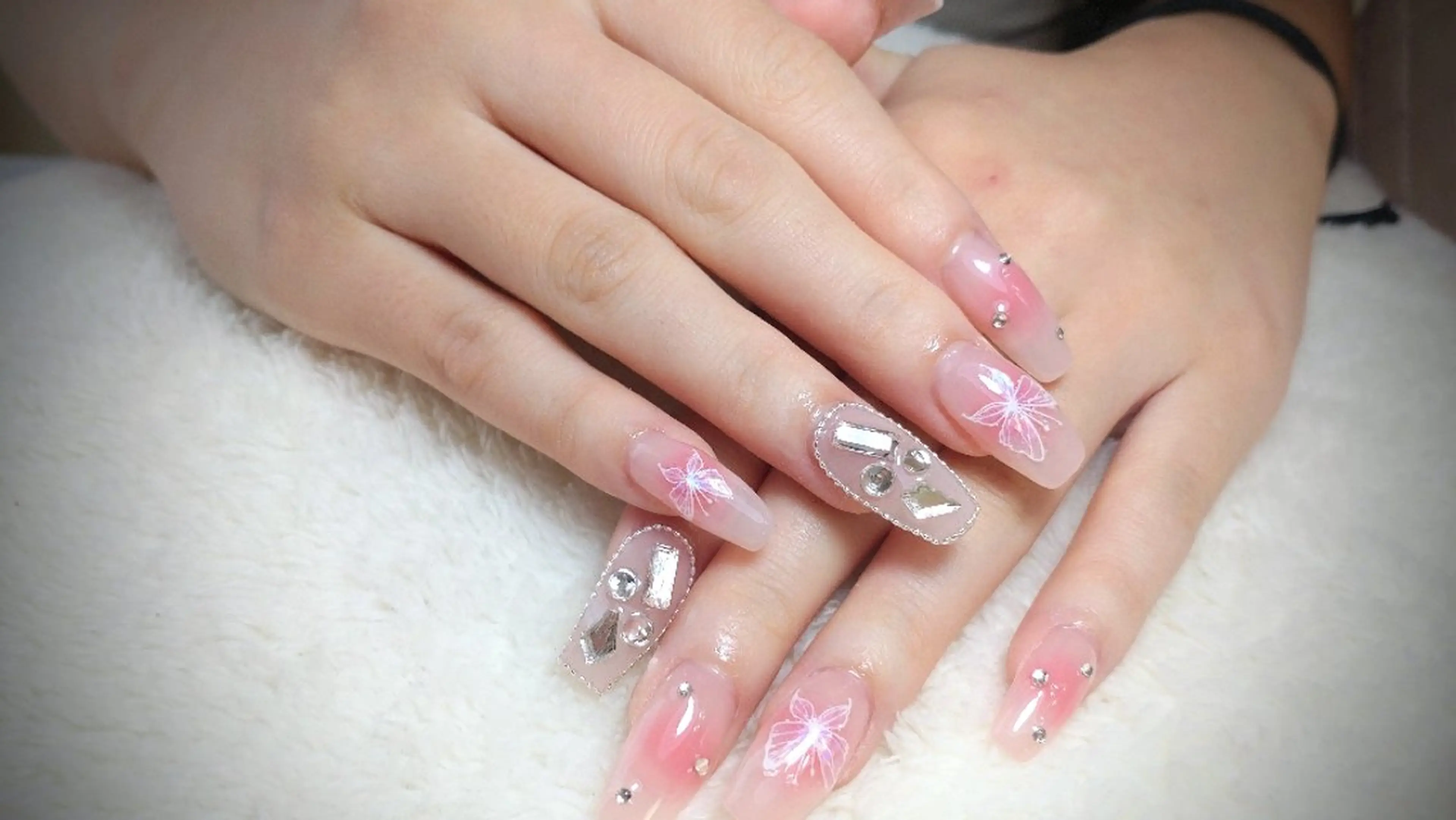 ネイル Nailsalon Latteのネイルデザイン