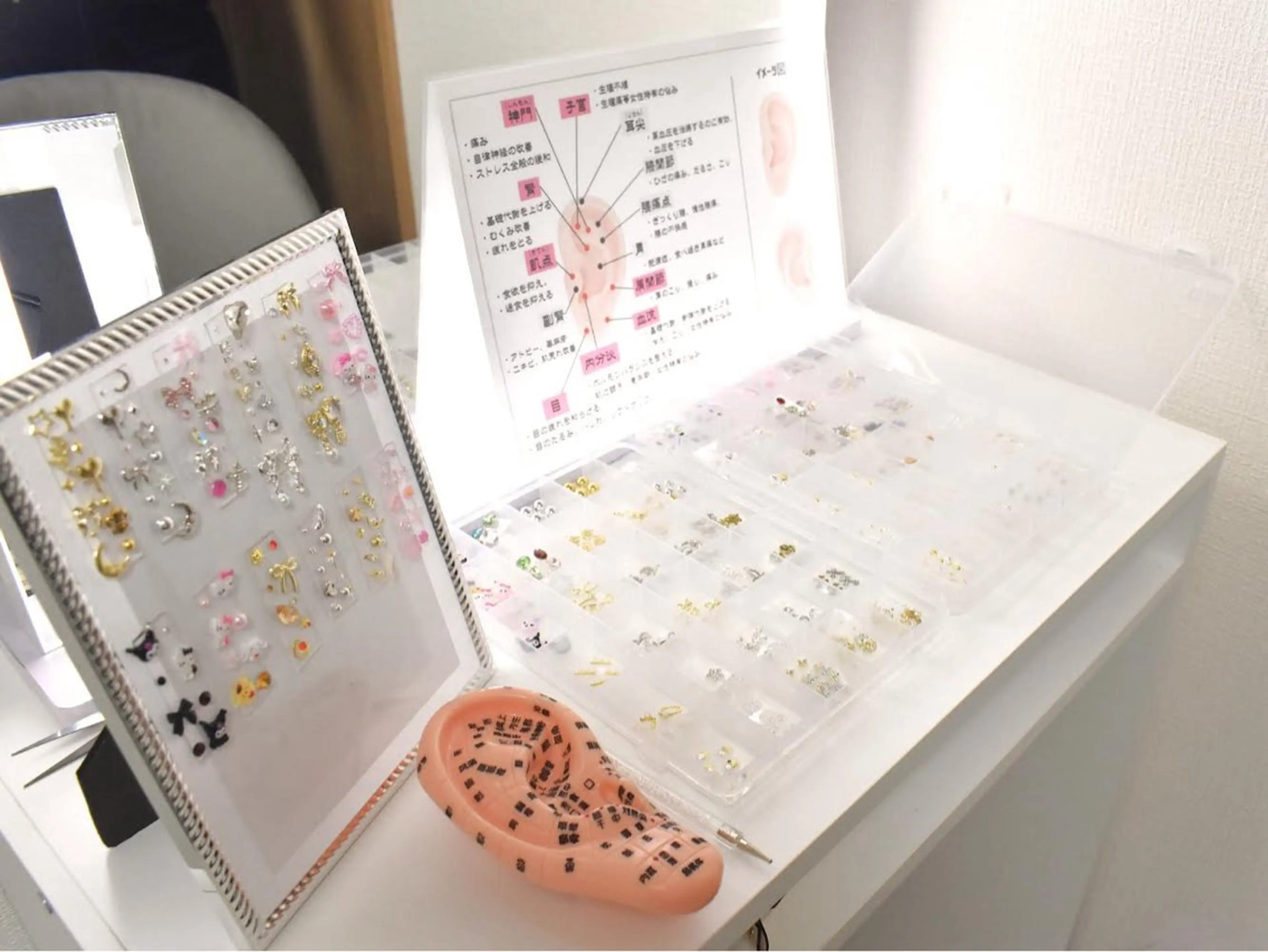 シンプルデザイン希望💎【耳つぼジュエリー.10粒まで】¥3200→¥2800✨ダイエット/リフトアップ/疲労回復の写真