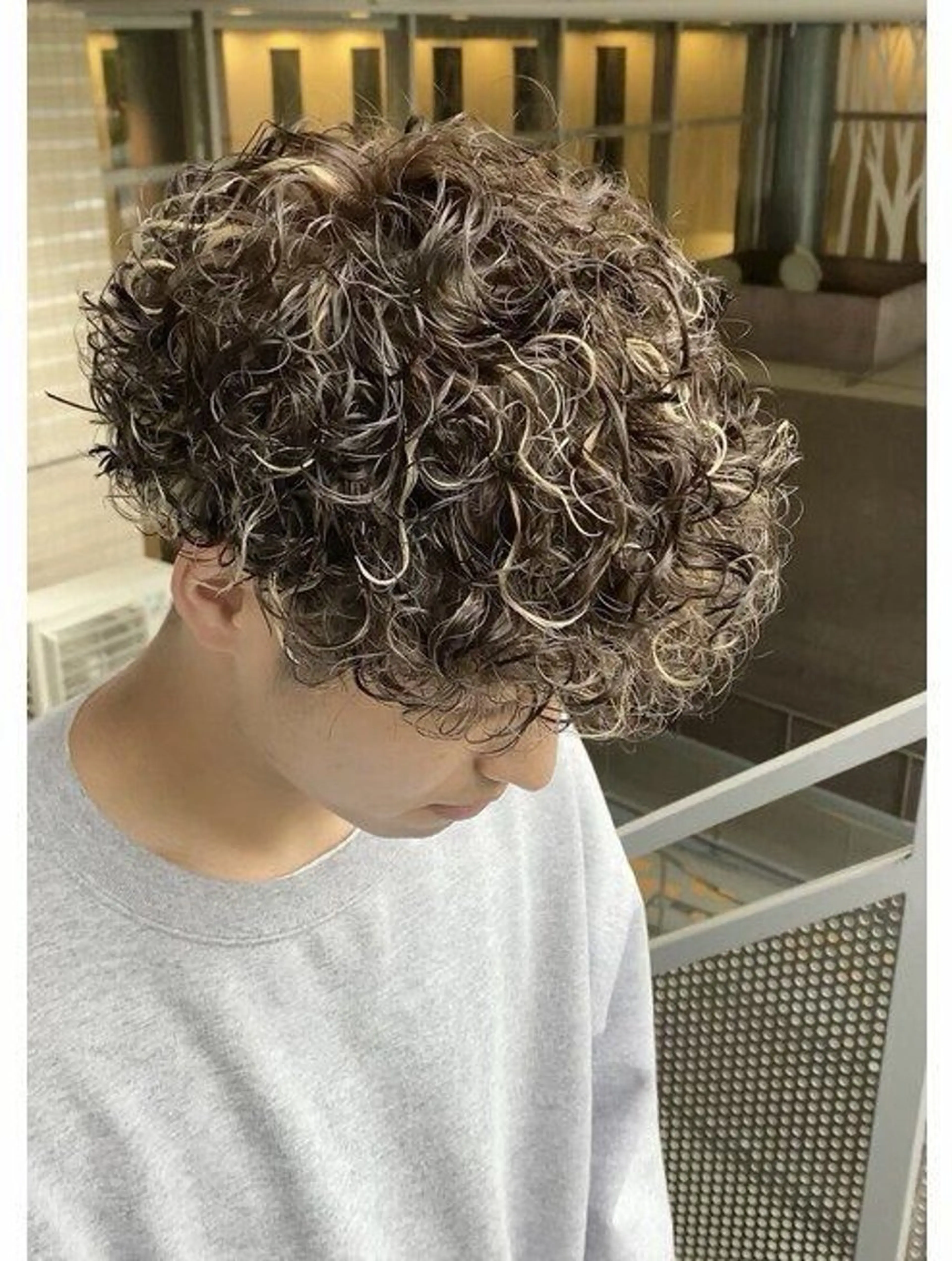 カラー パーマ メンズ カット ヘアカラー パーマ 曲がる縮毛矯正✨️ パーマ🌀 晃哉‎のヘアスタイル