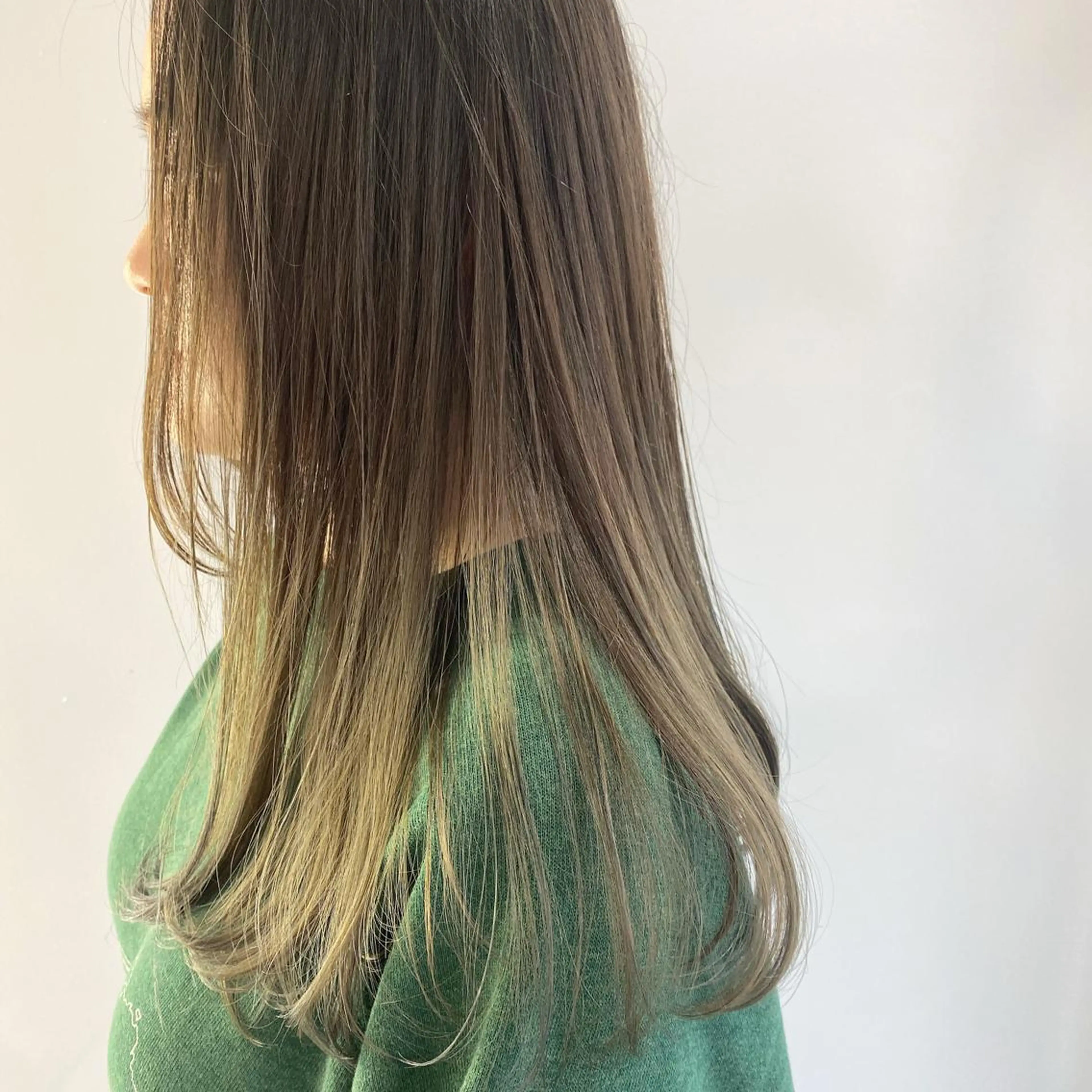 セミロング カット ヘアカラー トリートメント 海外デザイン🇺🇸 石渡諒太のヘアスタイル