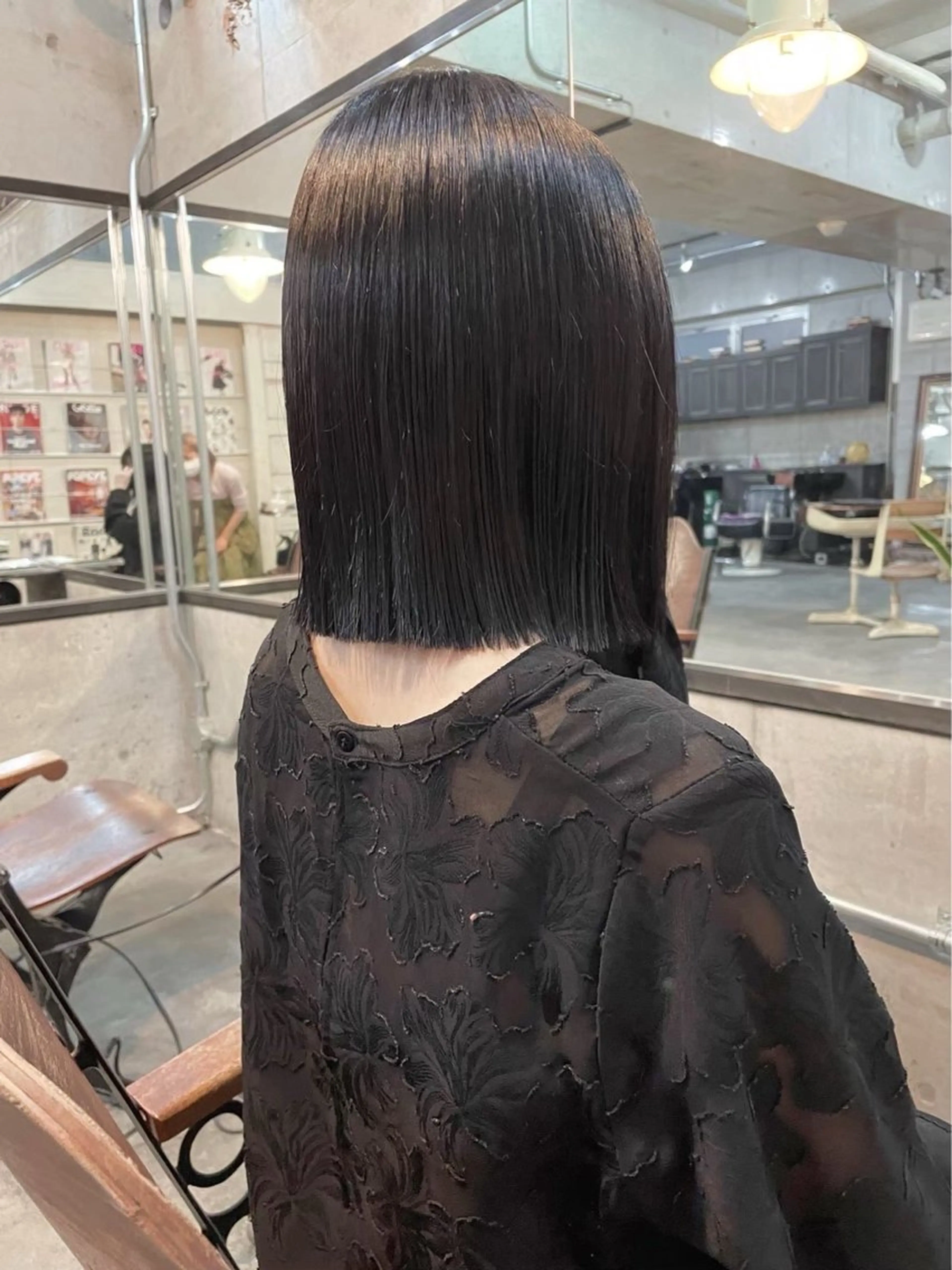 ミディアム カラー 黒髪 ブルーカラー ブルーブラック 関根 陽菜のヘアスタイル