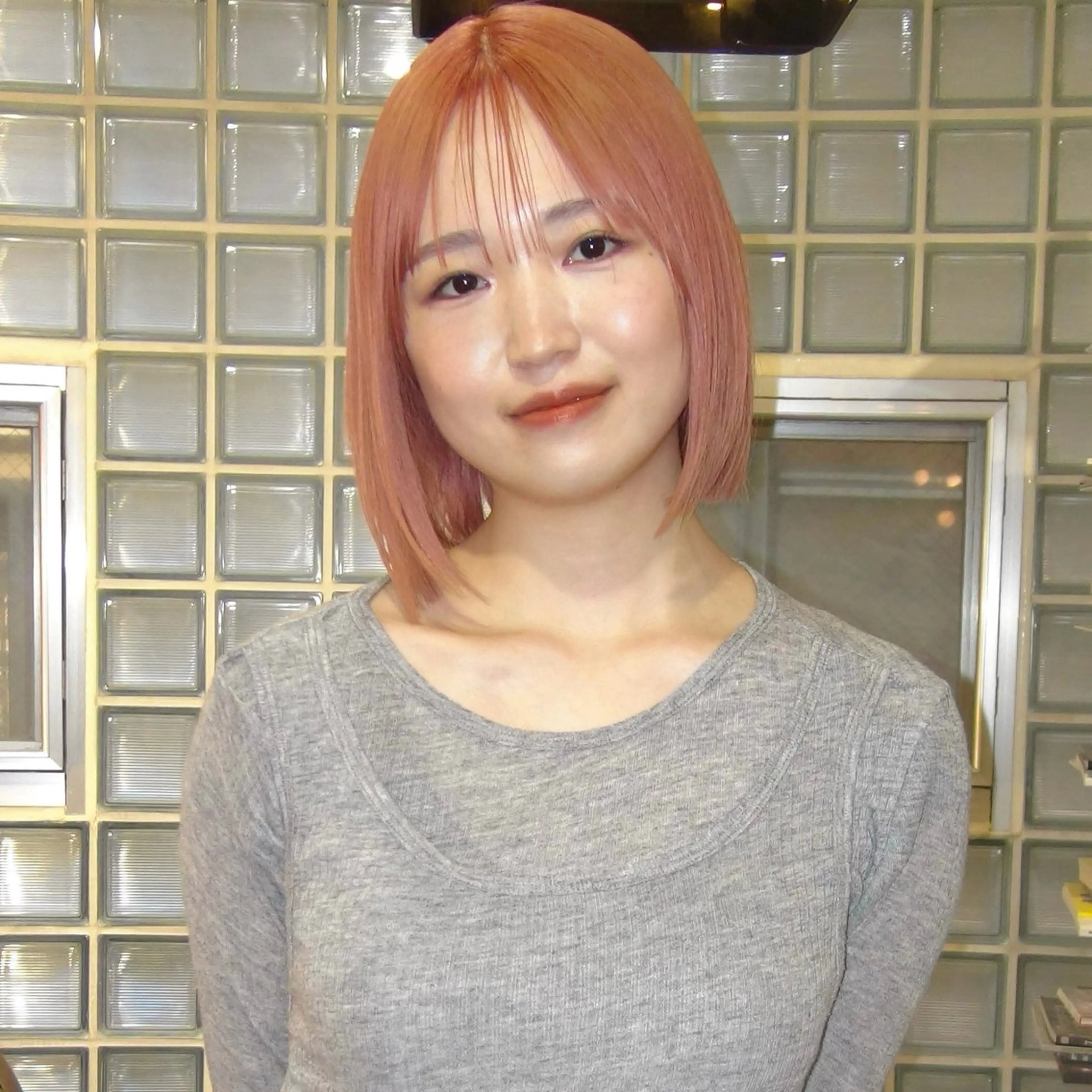 ショート カラー ヘアカラー トリートメント ハイトーン/ベージュ 𝙨𝙖𝙠𝙞のヘアスタイル