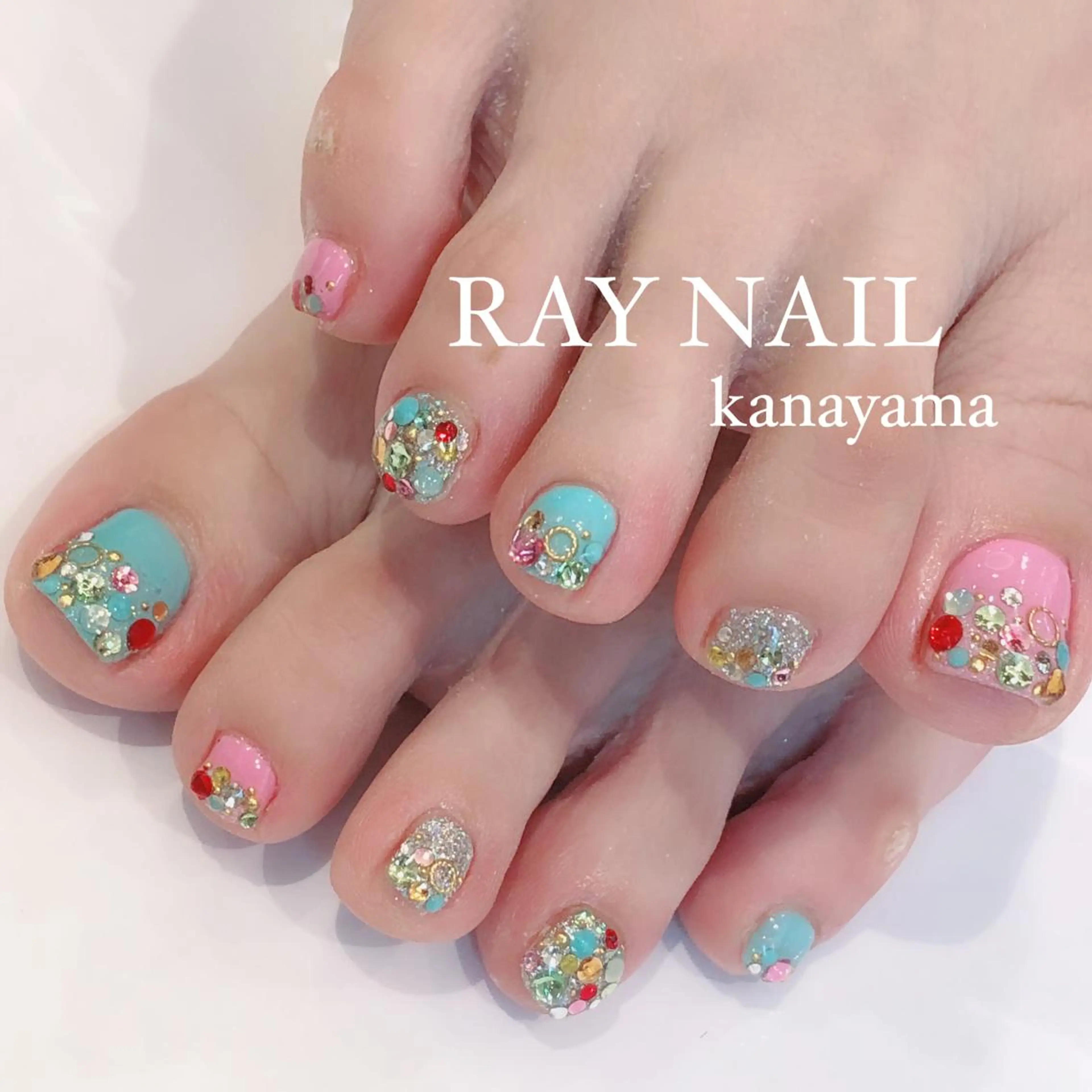 ネイル ストーンネイル フットネイル Arowa 伊田のネイルデザイン