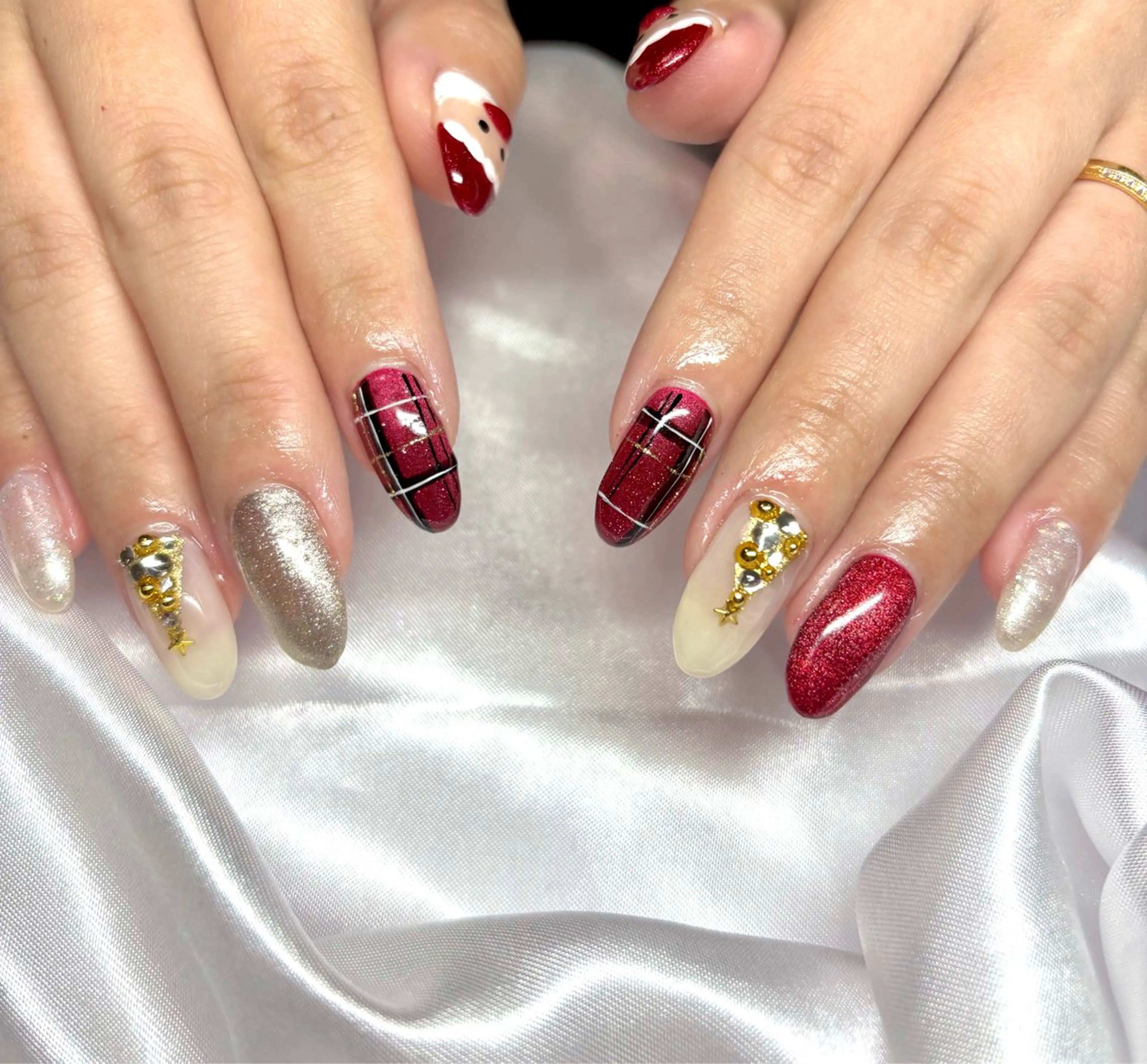 ミディアム クリスマス LOVEnail tomoのネイルデザイン