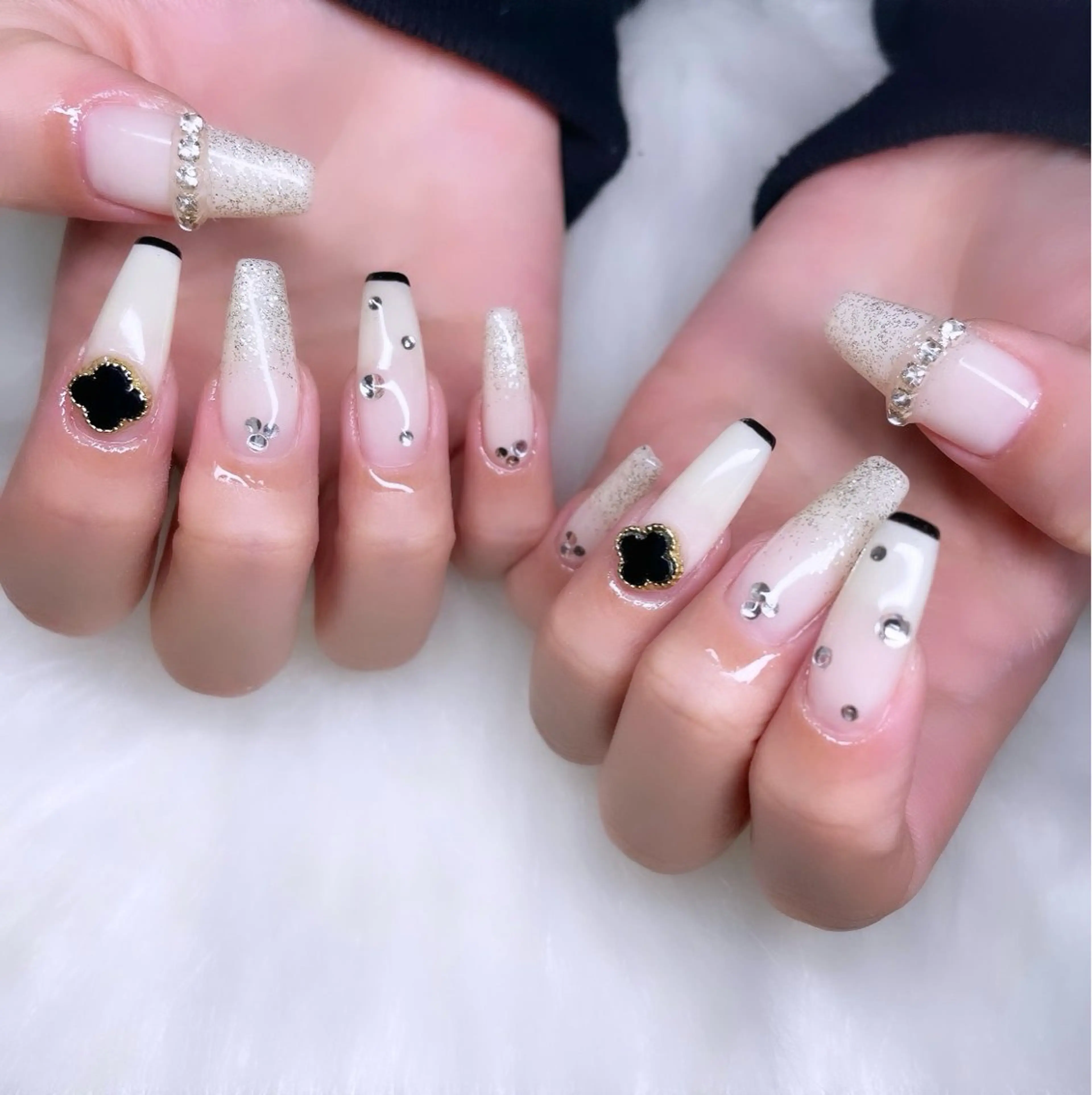 ネイル アートネイル 成人式 フットネイル フレンチネイル ジェルネイル ハンドネイル nail salon fee（フィー）のネイルデザイン