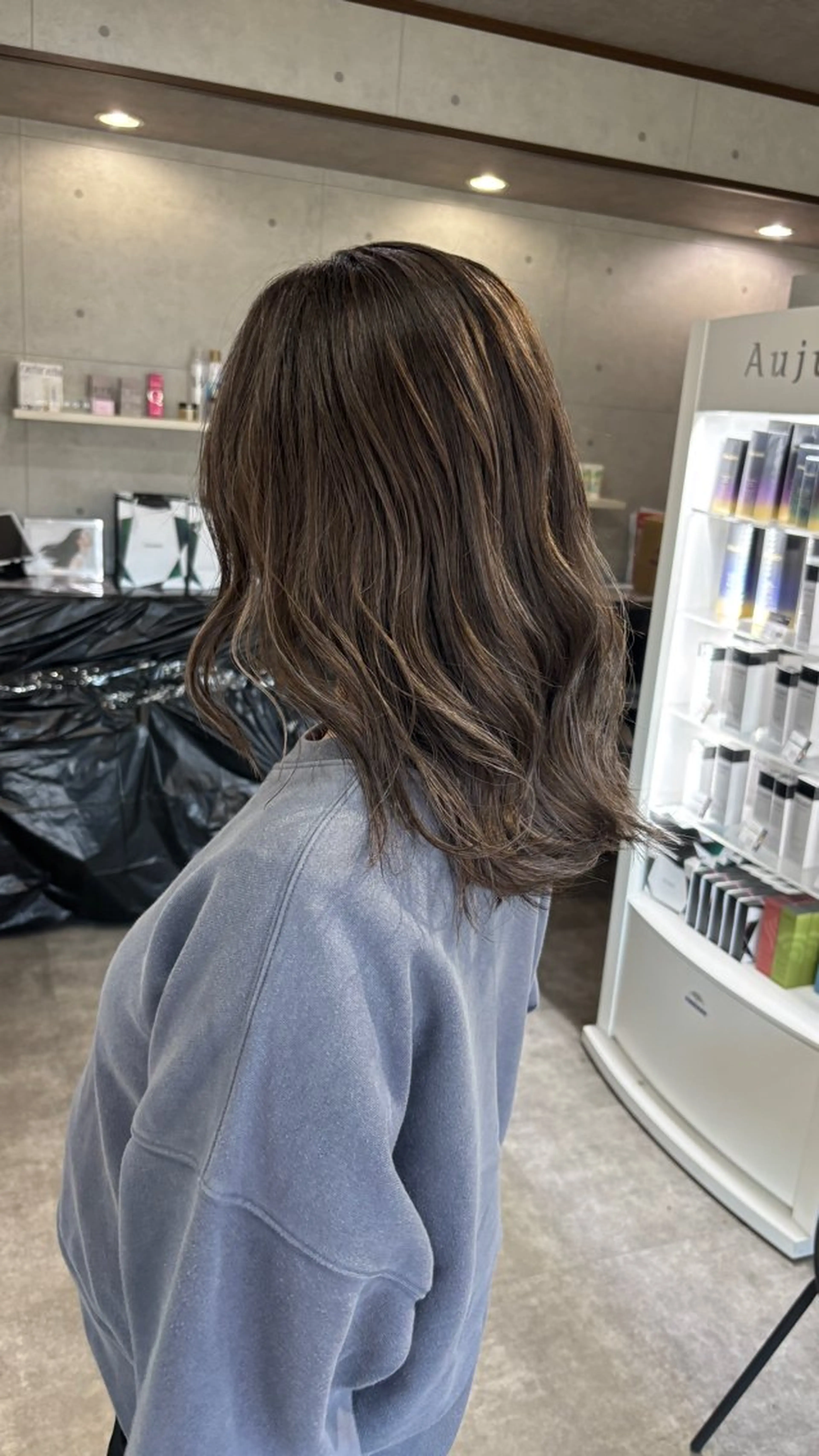 セミロング ボブ くびれヘア くせ毛 髪質改善 切りっぱなしロブ カット ヘアカラー REVE美容室 REVEマツエクのヘアスタイル