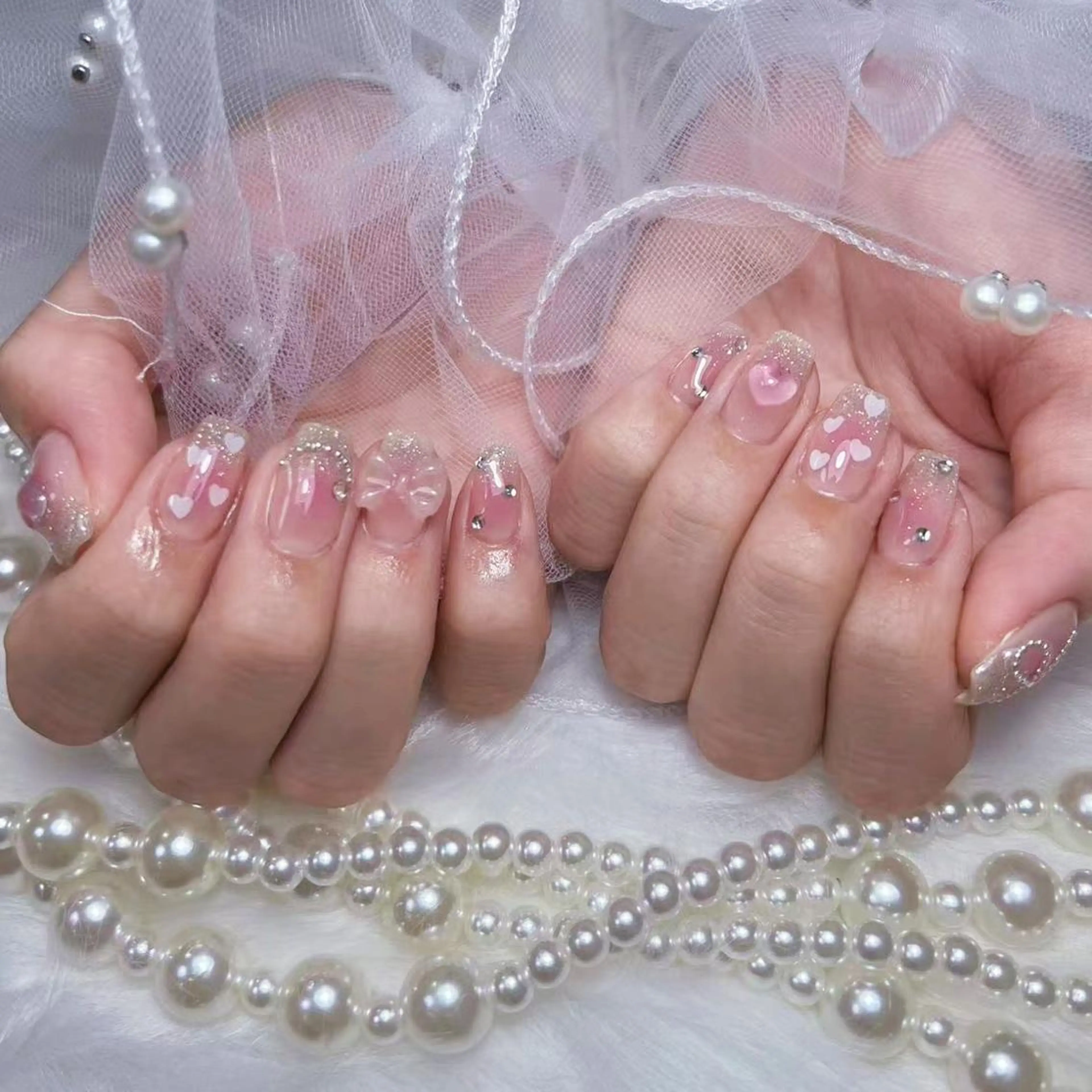 ネイル アートネイル オーロラネイル フラッシュネイル ガーリー キラキラネイル ハンドネイル リナ 💅のネイルデザイン