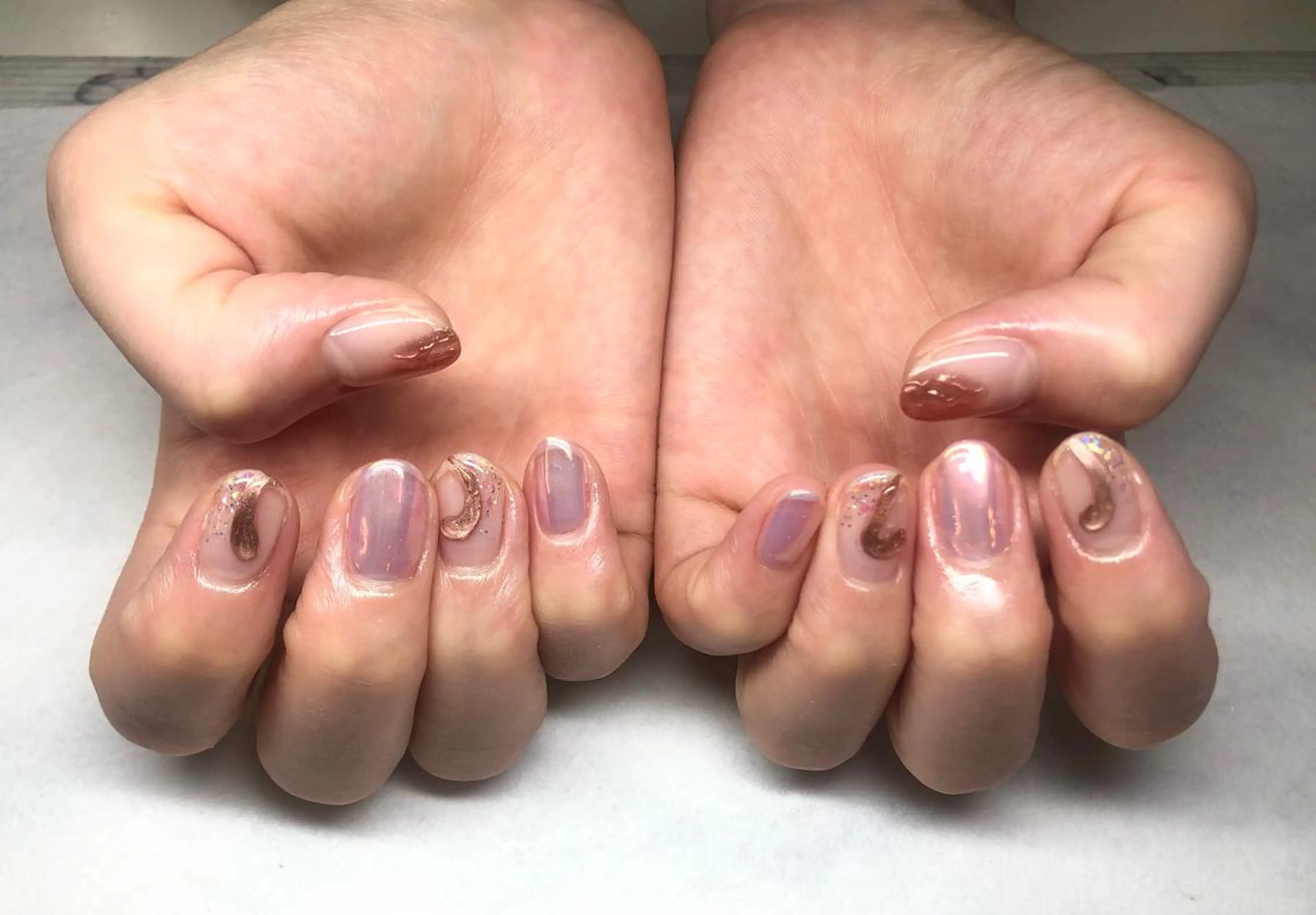 ネイル オーロラネイル ピンク ハンドネイル いちじゅう あおいのネイルデザイン