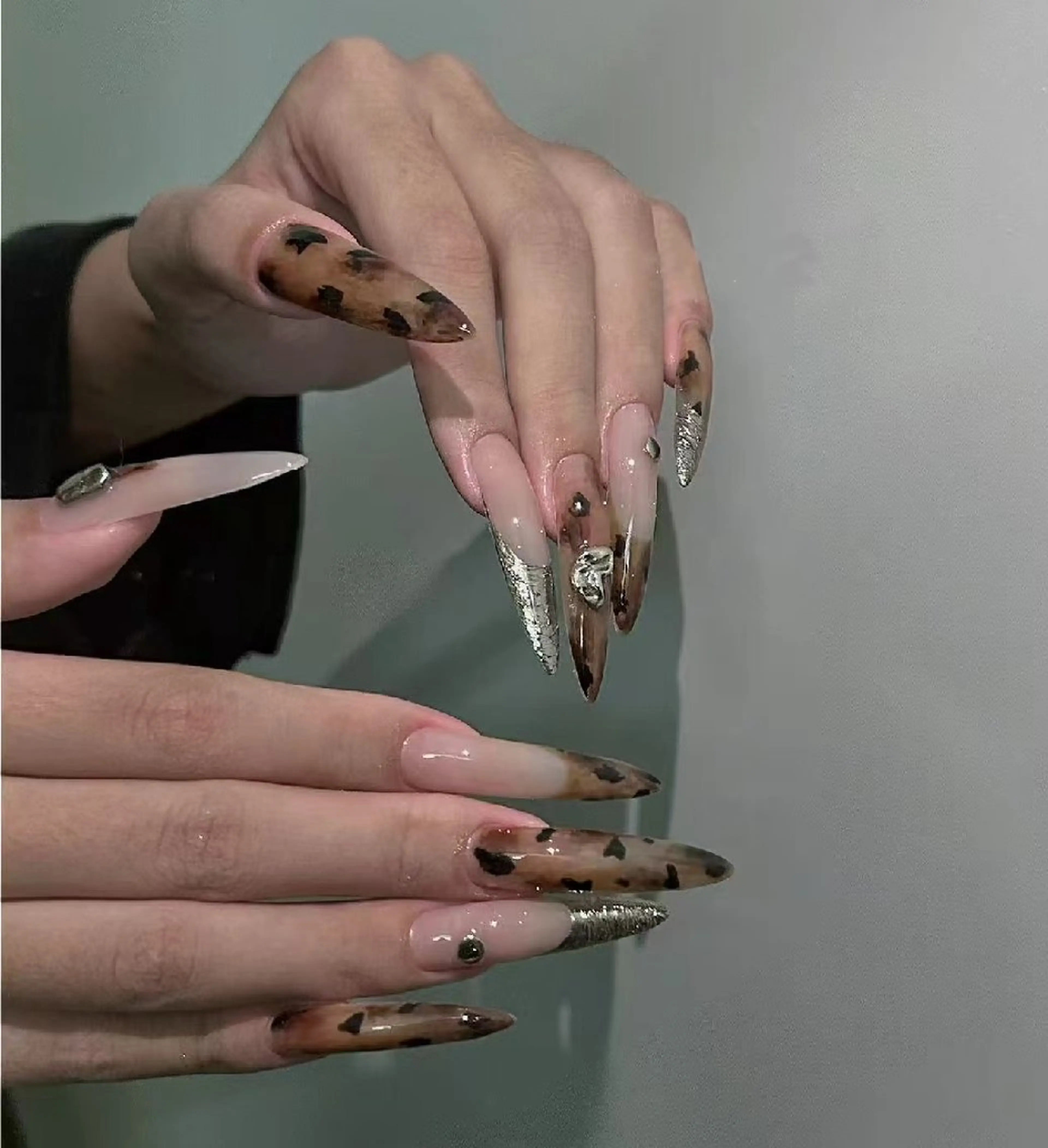 ネイル オーロラネイル フラワーネイル フットネイル フレンチネイル ジェルネイル ハンドネイル Oomiya 服部のネイルデザイン