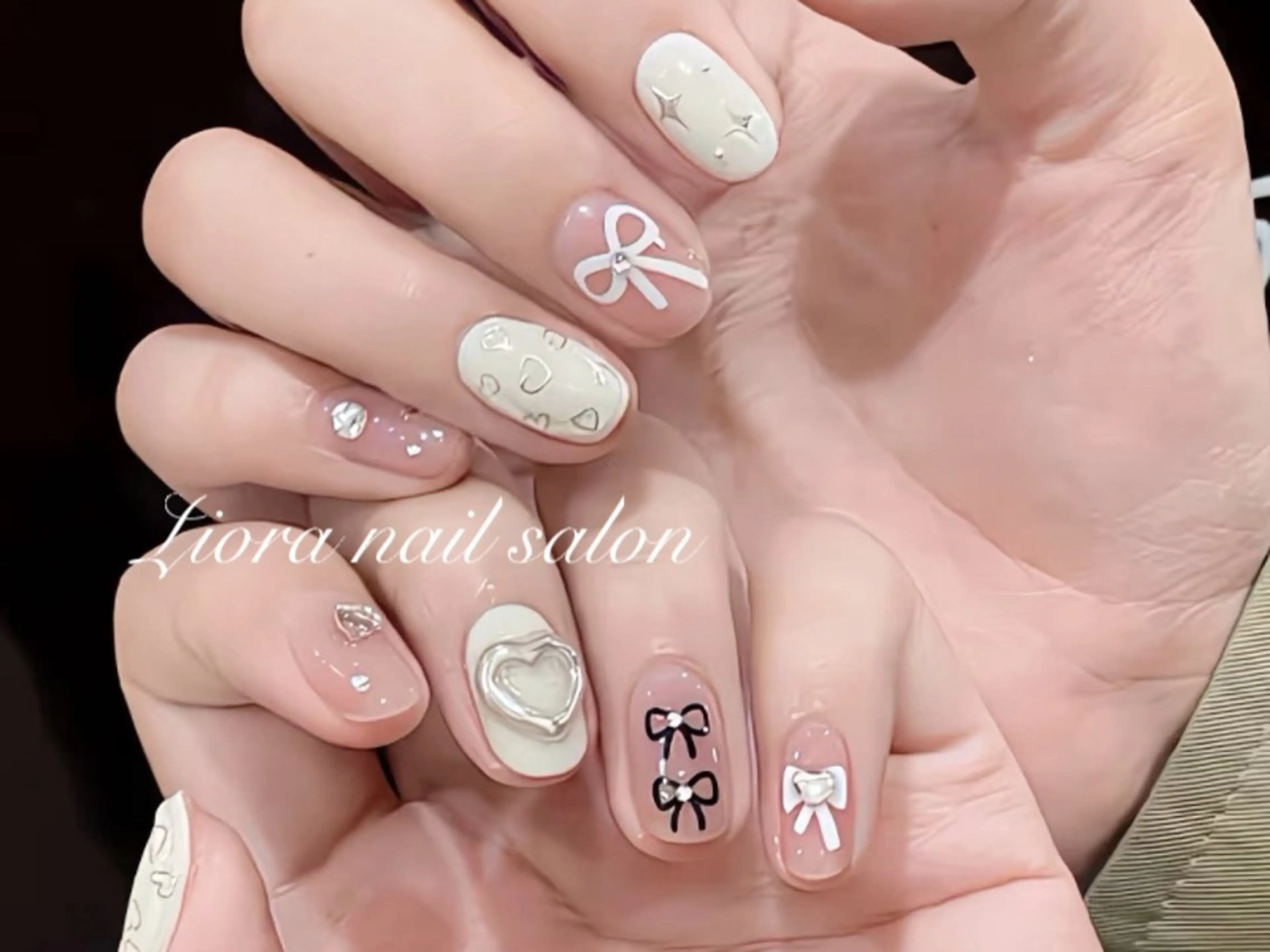 ネイル フレンチネイル ジェルネイル ガーリー グラデーション キラキラネイル ハンドネイル Liora nail スカルプ専門店のネイルデザイン