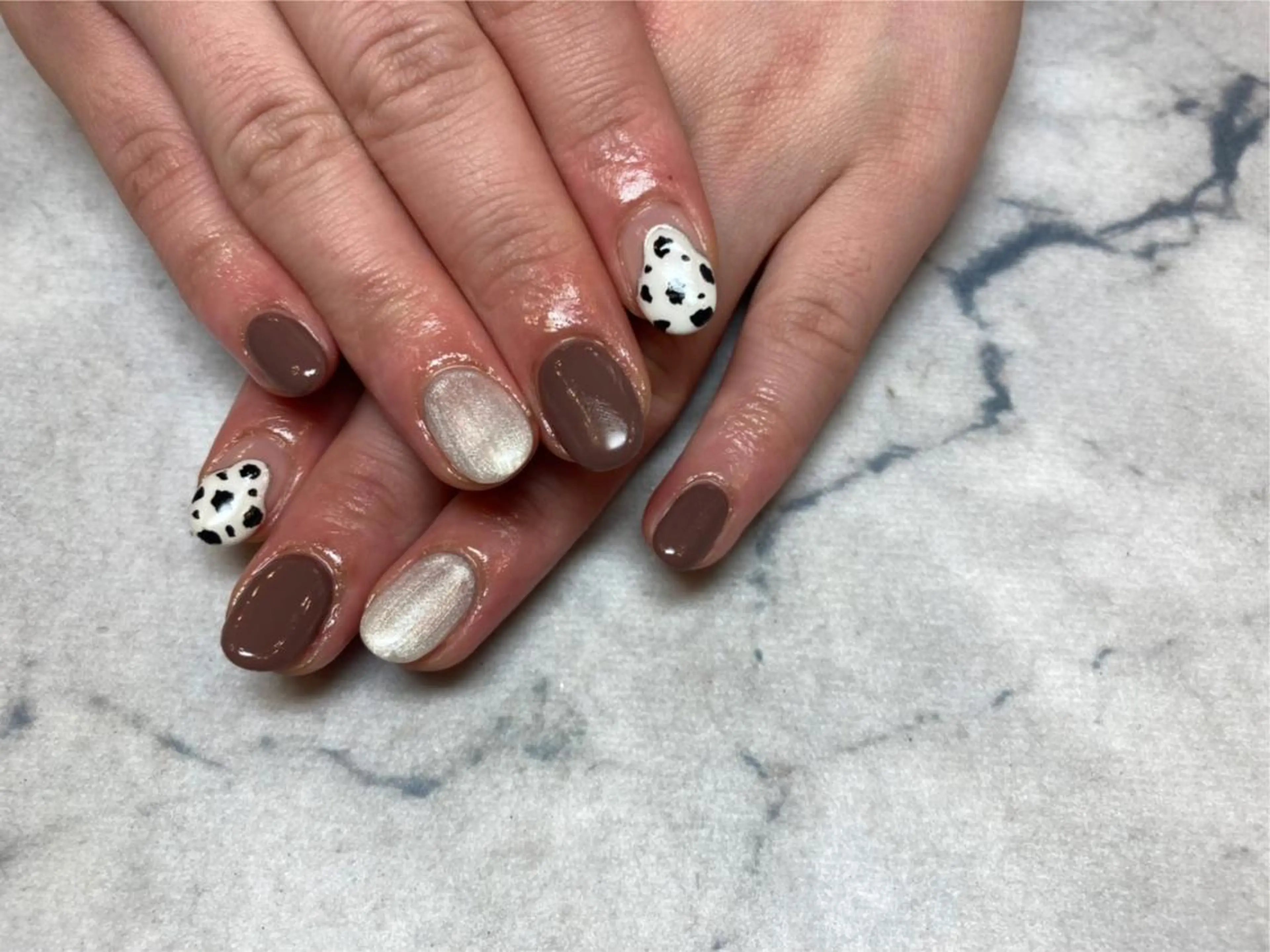 ネイル ネイルリボン 受付スタッフのネイルデザイン