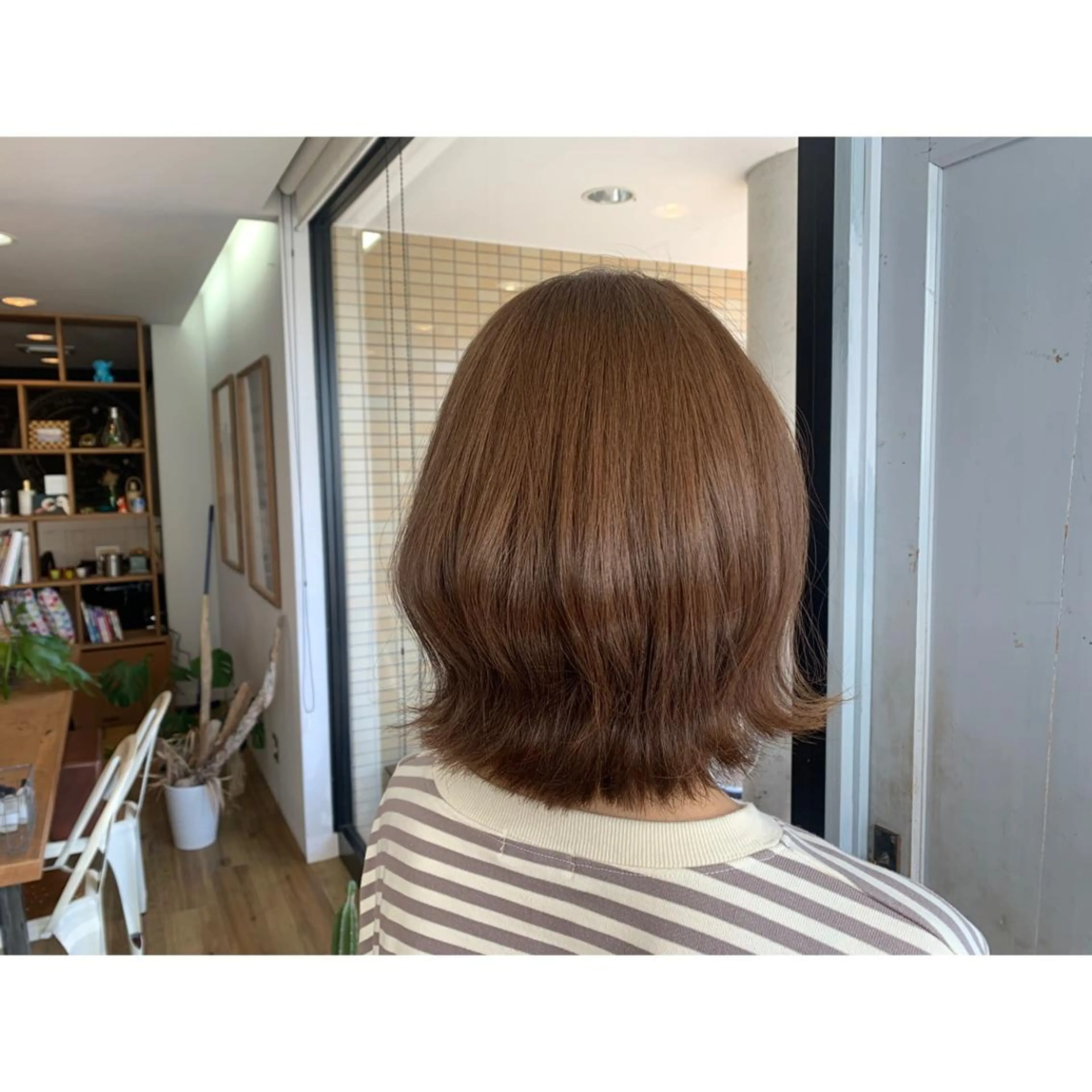 ショート カラー アッシュ ベージュカラー ヘアカラー トリートメント ツキダテ ユイのヘアスタイル