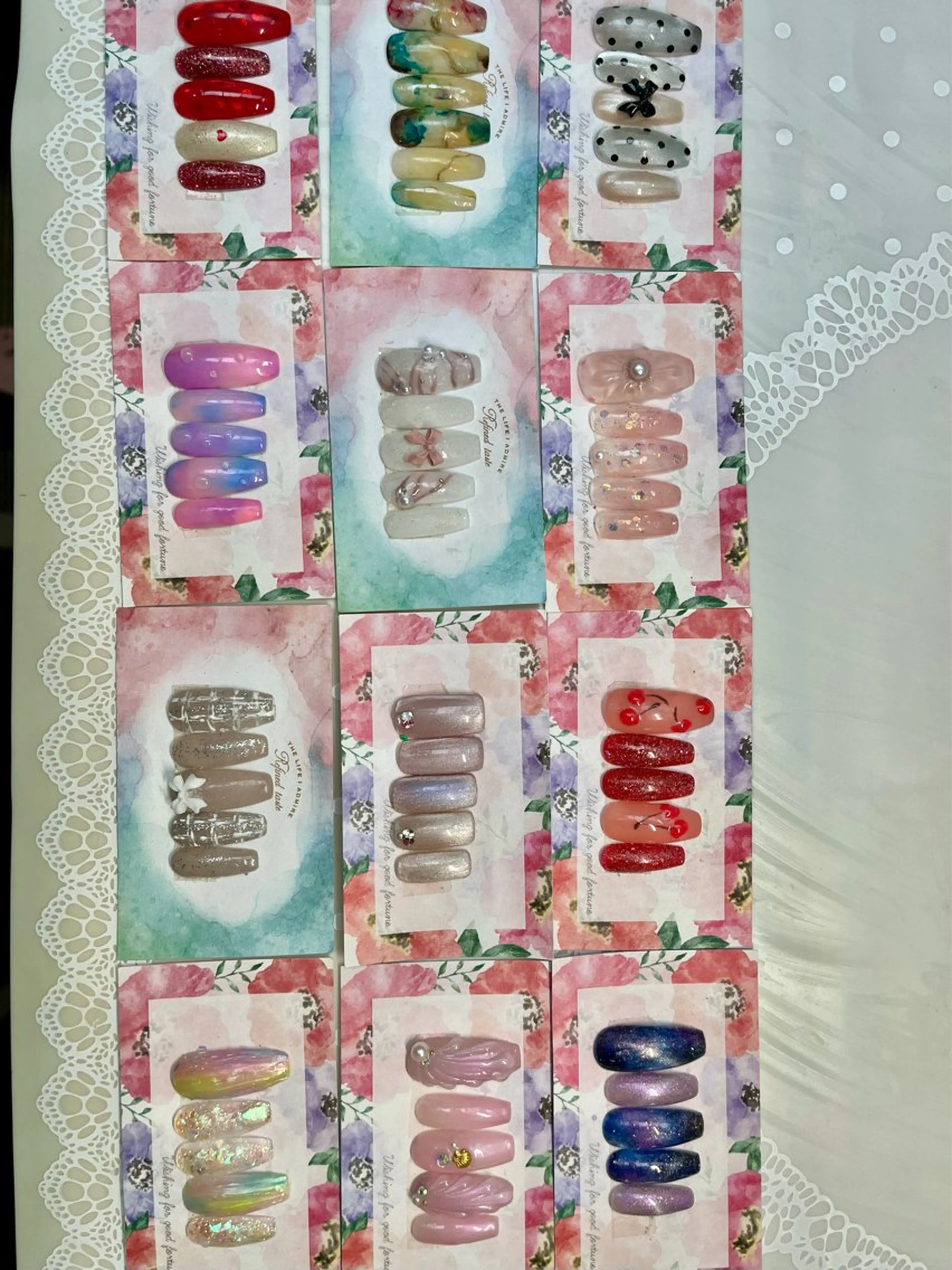 ✴︎サンプルの中のデザインから選んで頂きます（当日持ち込みデザインはお断り）色は自由です。ソフトジェルオフ込み•現金のみの写真