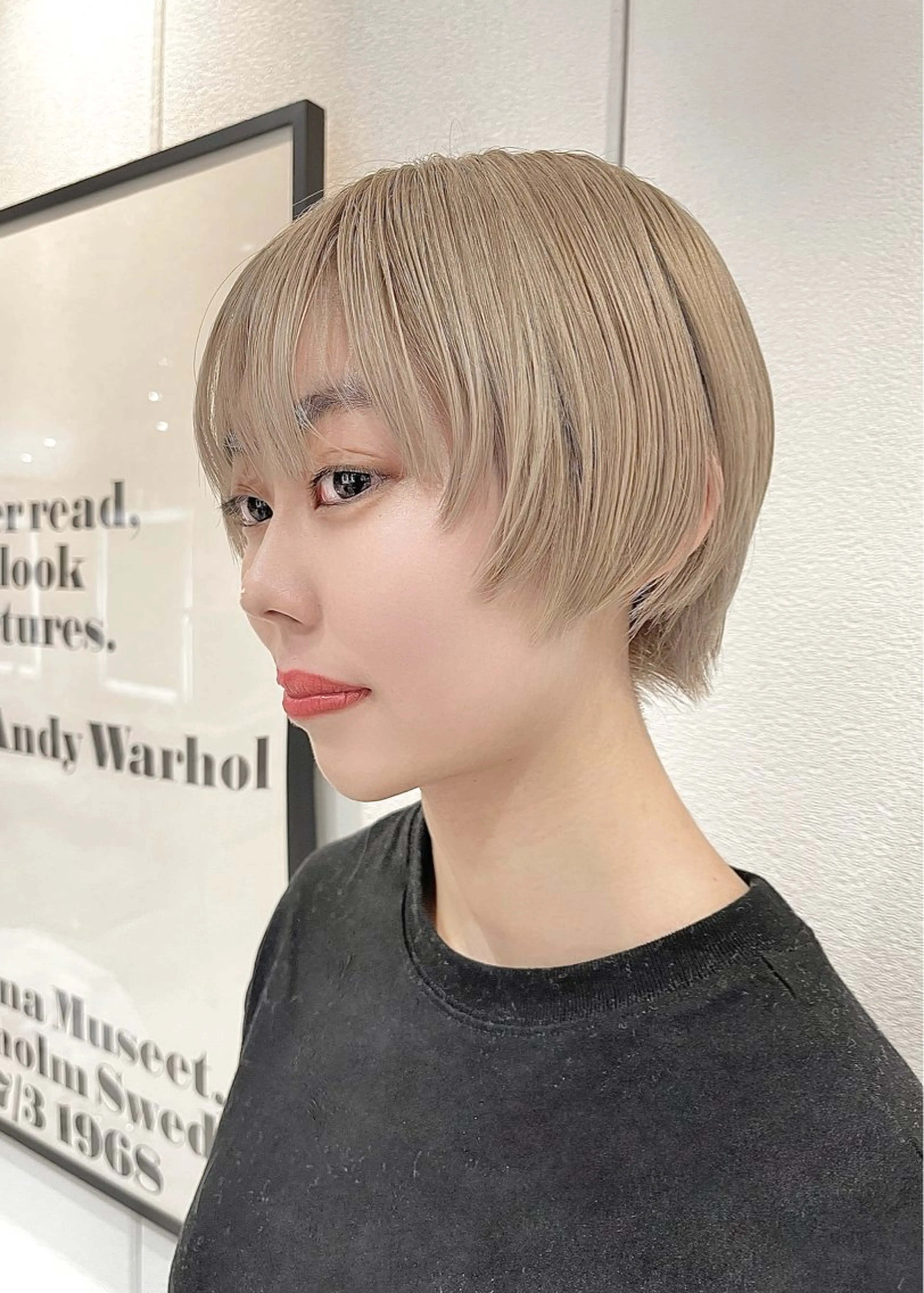 ショート カラー 透明感カラー ハイトーンカラー ショートヘア 小顔カット カット ヘアカラー 4/14当日予約可 似合わせレイヤー矢作のヘアスタイル