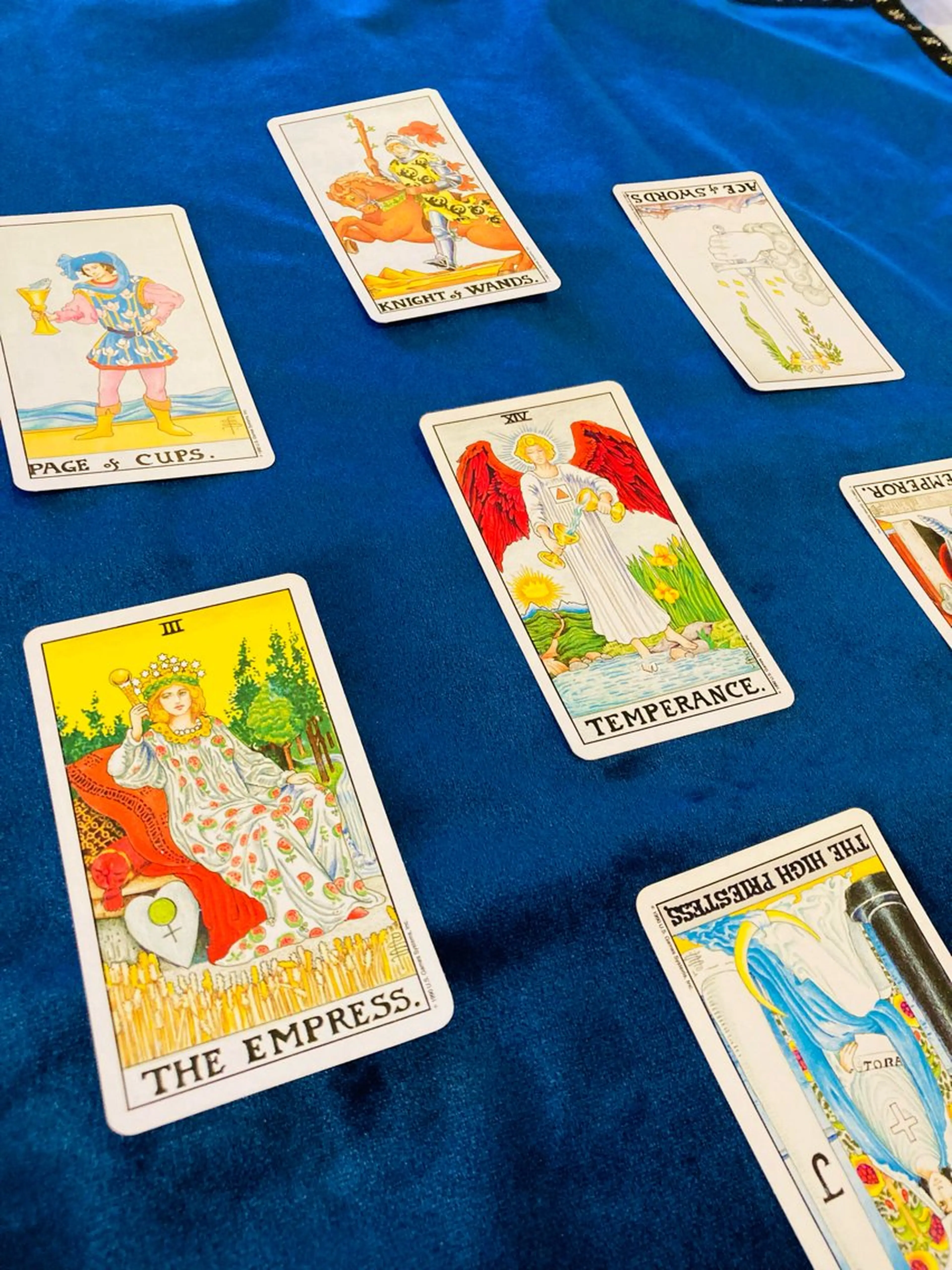 心にもエステを☺️好評です✨【お肌のエステ➕タロット占い】お悩みすっきりで年末までにエネルギーアップさせましょう🥰の写真