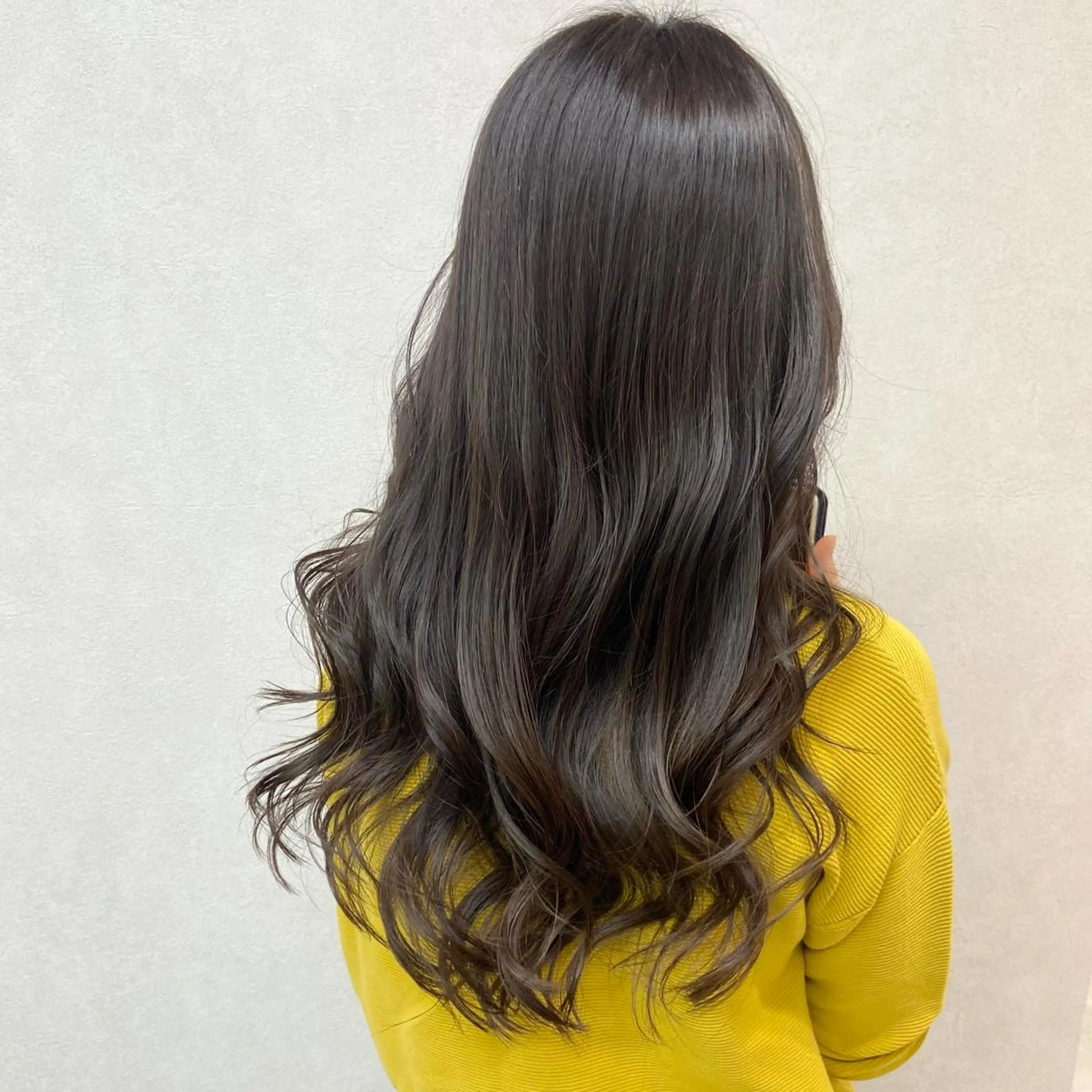 ロング カラー グレージュ コテ巻き風パーマ★ はるさんのヘアスタイル