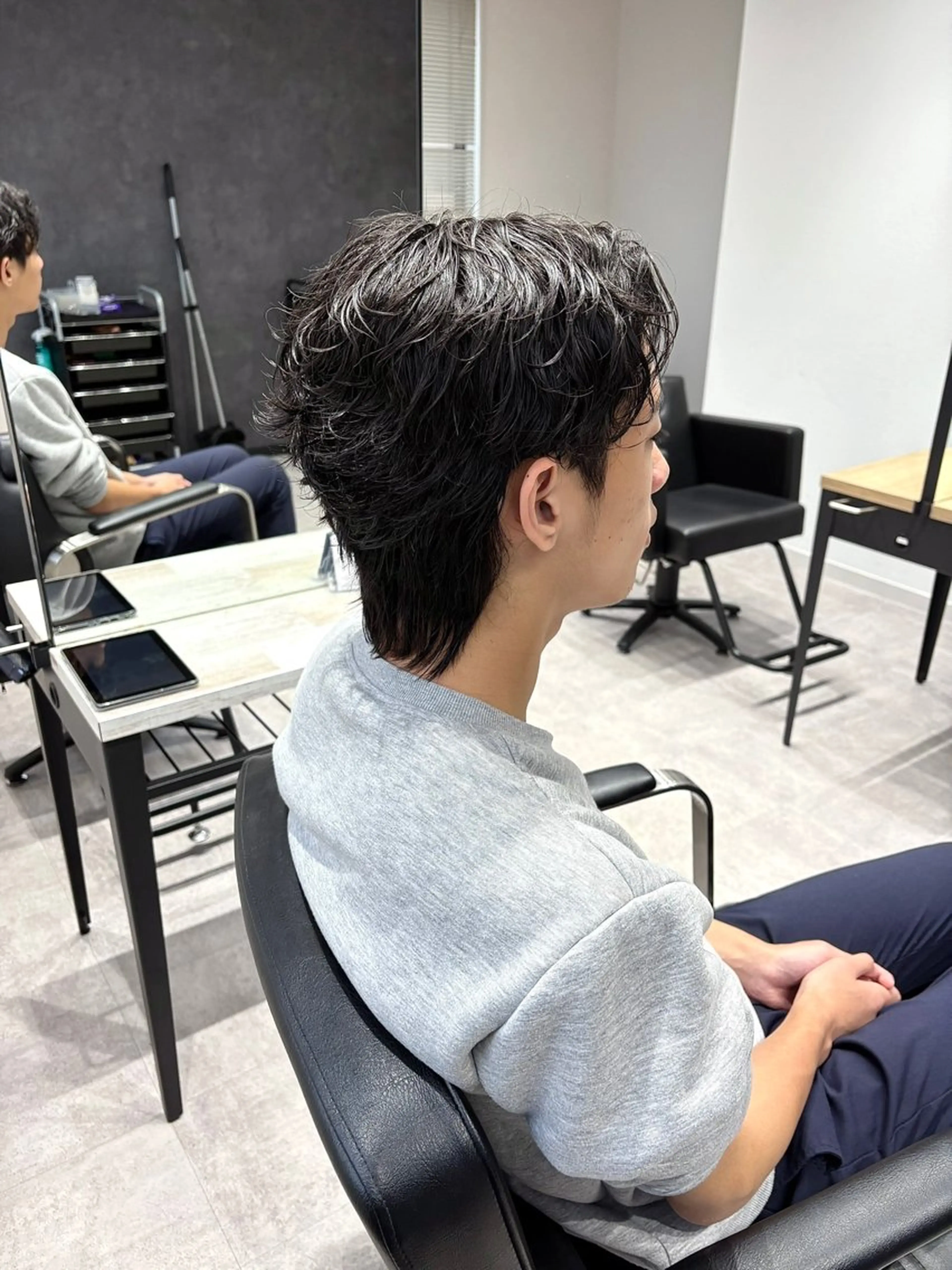 ミディアム パーマ メンズ ミディアムパーマ センターパート メンズパーマ 似合わせカット カット パーマ 浜松/メンズサロン/ Yuna🐈‍⬛🫧のヘアスタイル