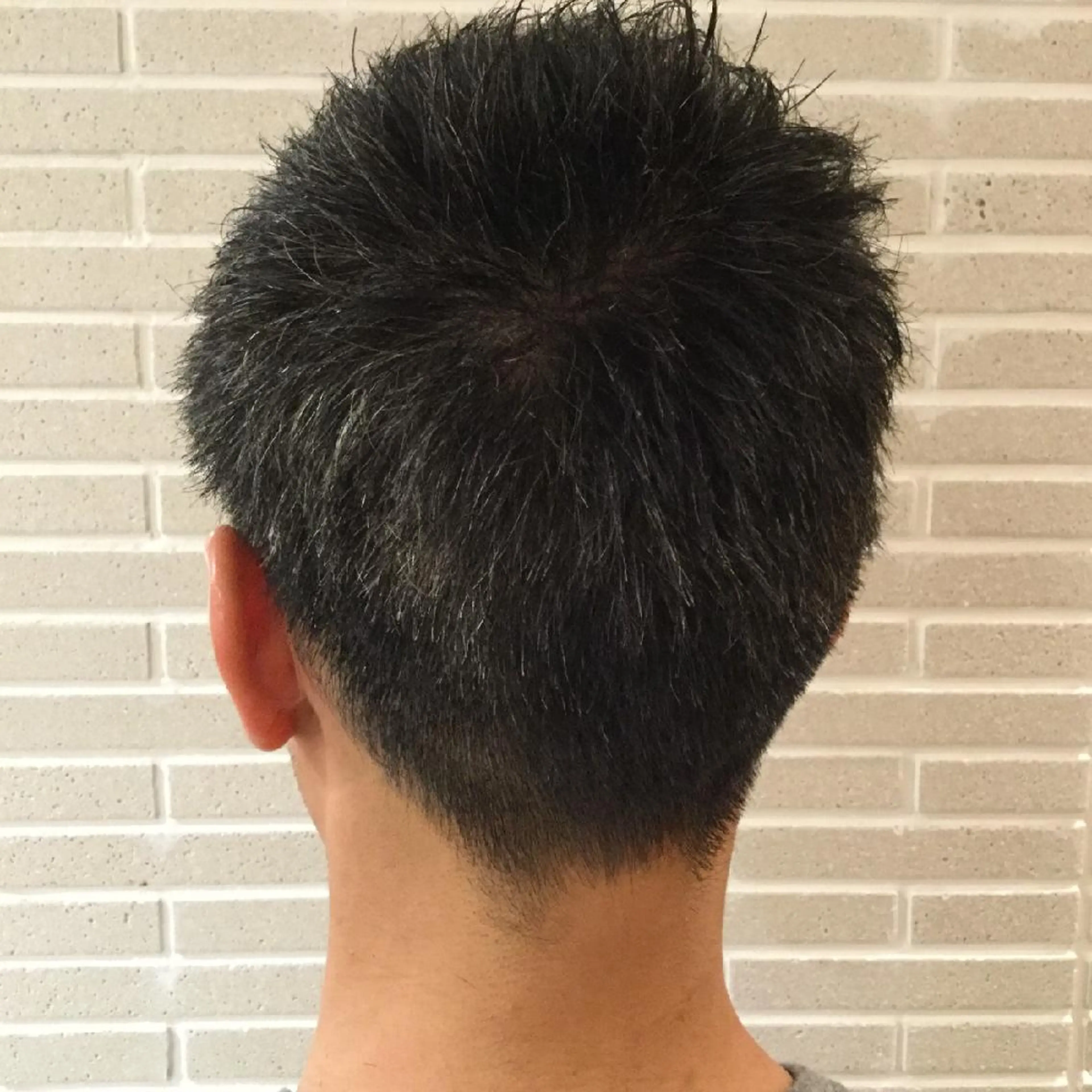 メンズ カット パーマ ブリーチ/ヘアケア/ 艶髪/イギチハルのヘアスタイル