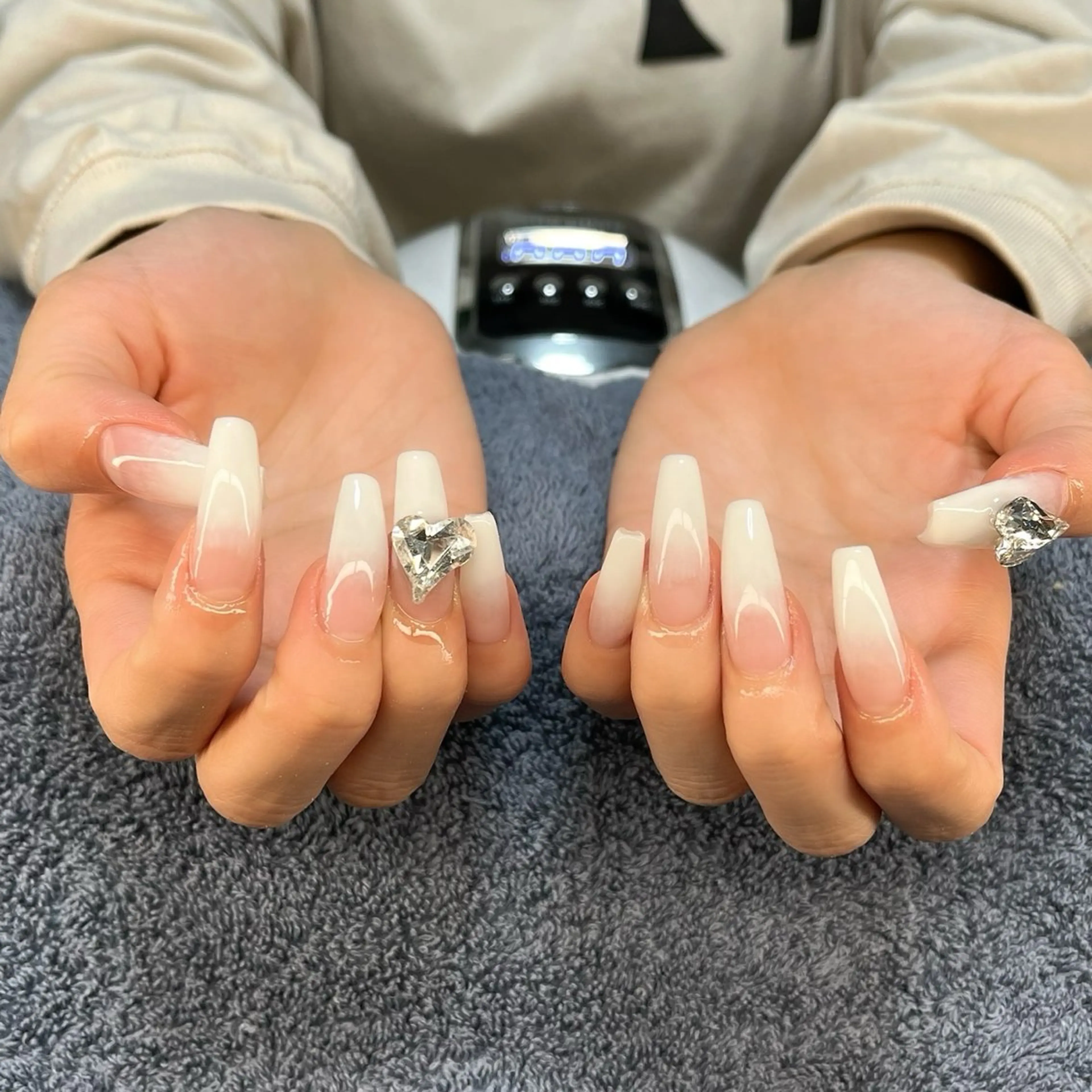 ネイル ハート ストーンネイル ハンドネイル MHR nailのネイルデザイン