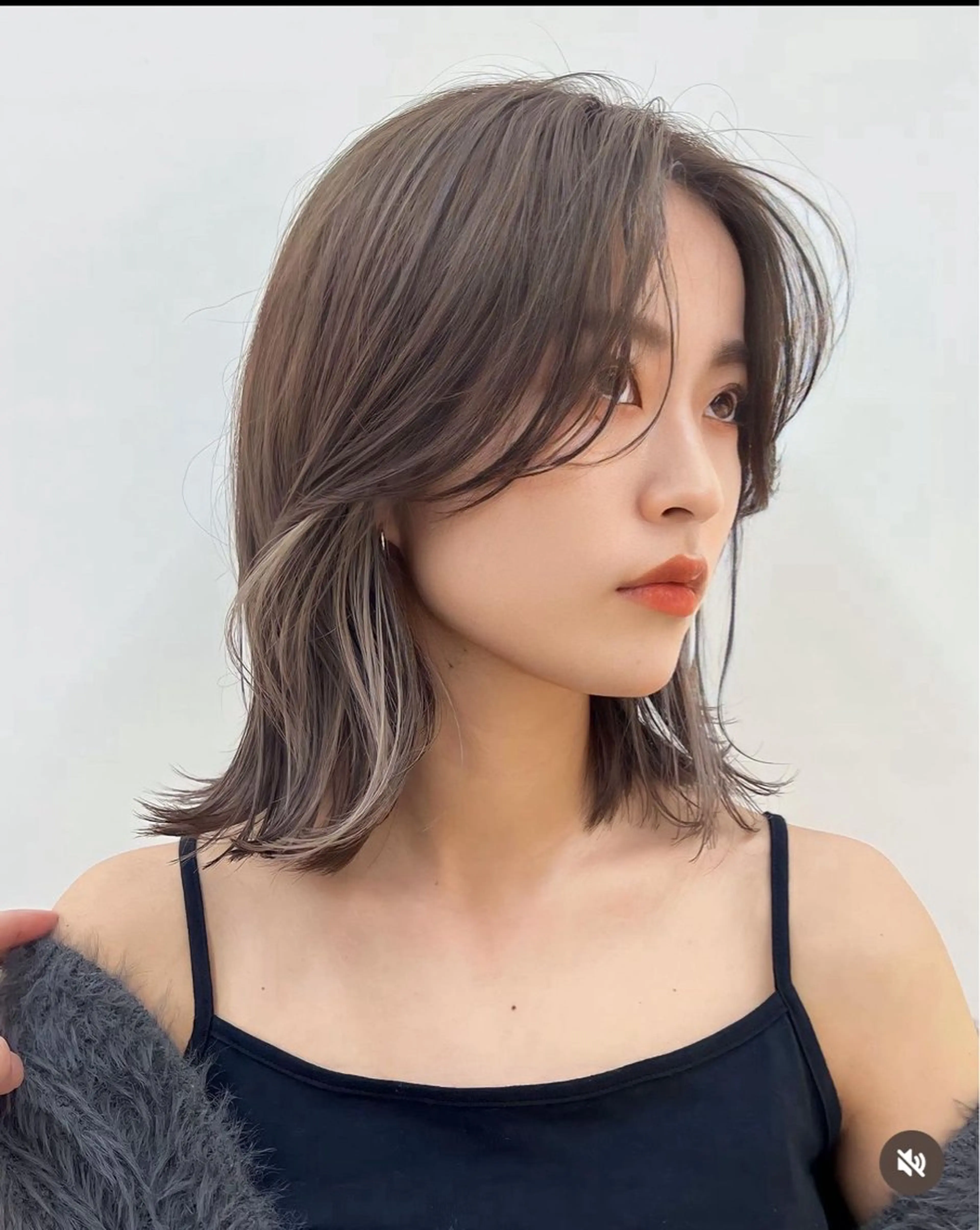 ショート レイヤーカット/透明 感カラー🐬永井瑠栞のヘアスタイル