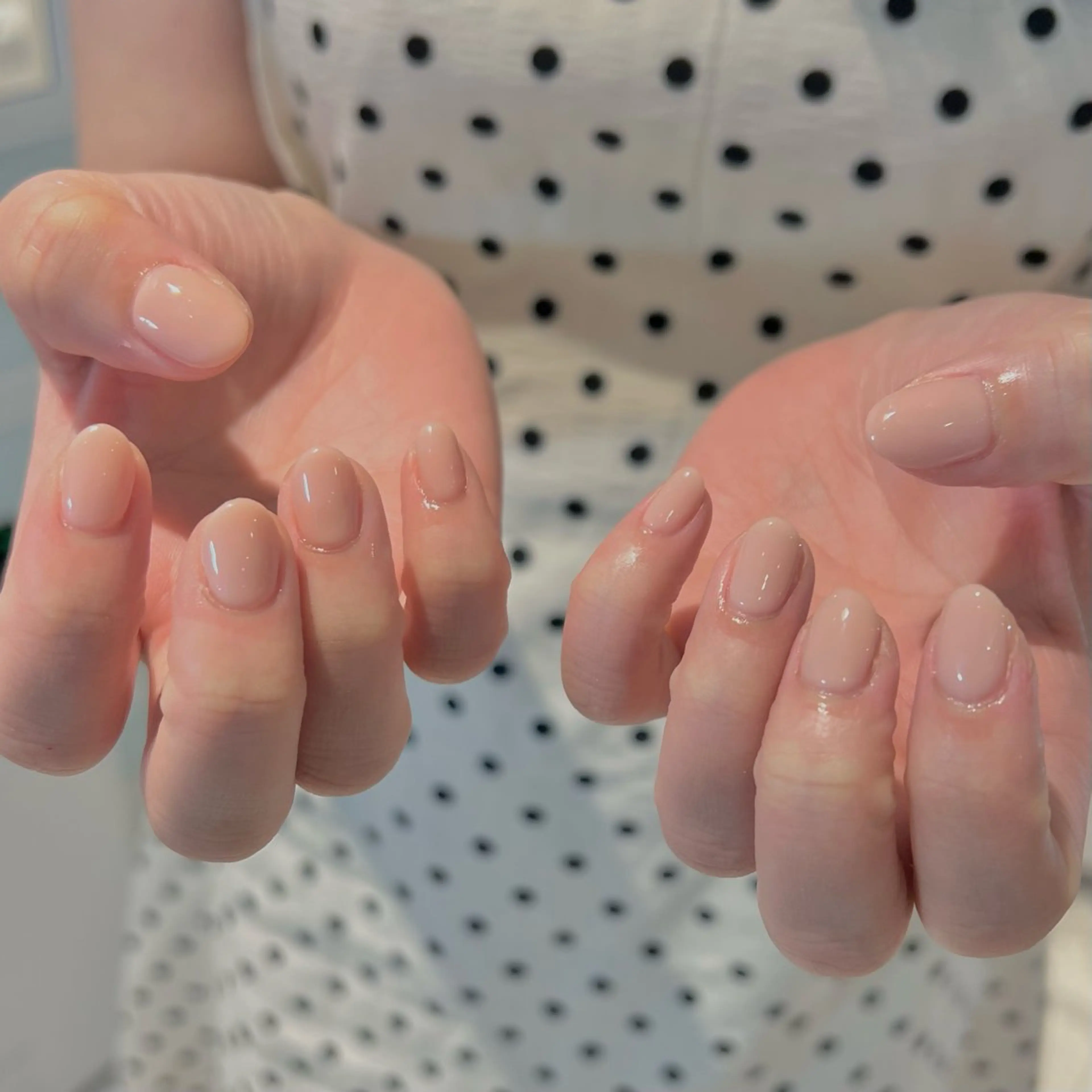 ネイル ワンカラーネイル シンプルネイル ハンドネイル 🎀チーク/ちゅるん 🫧chisa🎀のネイルデザイン