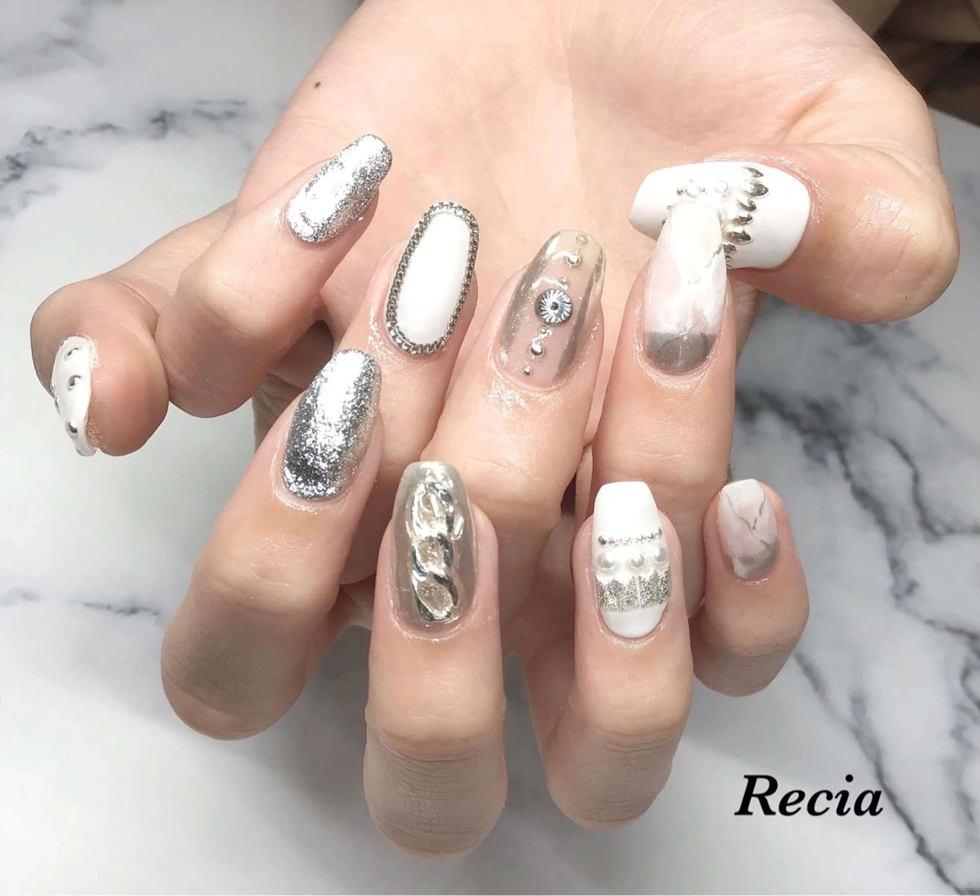 ロング カラー ヘアアレンジ キッズ ネイル マツエク・マツパ 福田 加奈のネイルデザイン